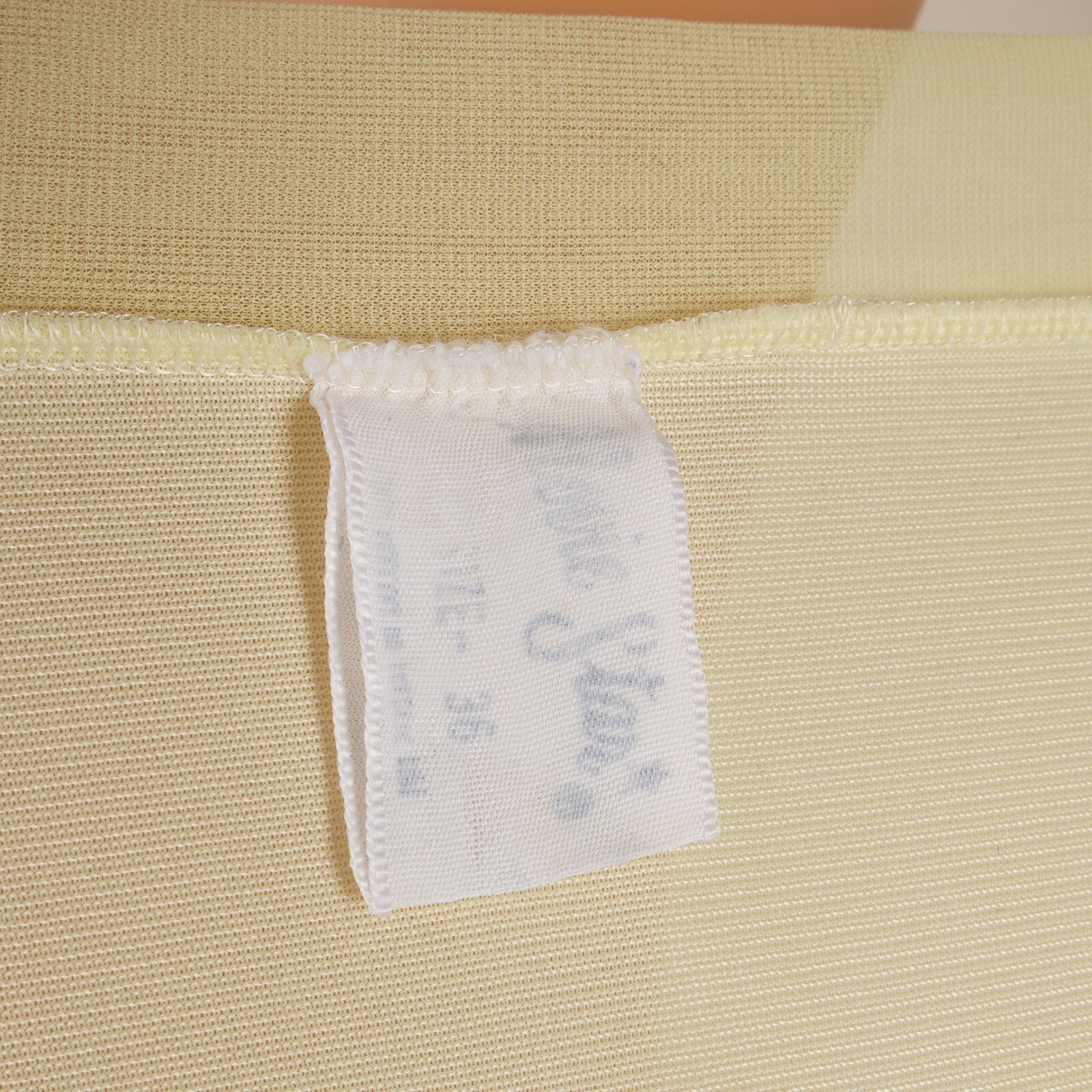 💖 Vintage MOVIE STAR Lemon Yellow Full Slip Dress 36 Nylon Accordion Pleats