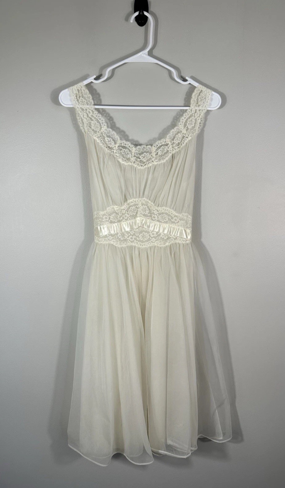 Vintage Vanity Fair Night Gown Womens 34 Lingerie Peignoir Bridal 50s 60s Read