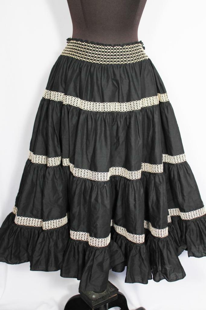 VINTAGE 1950’S-1960’S BLACK & WHITE TIERED COTTON CIRCLE SKIRT 28″-32″ WAIST