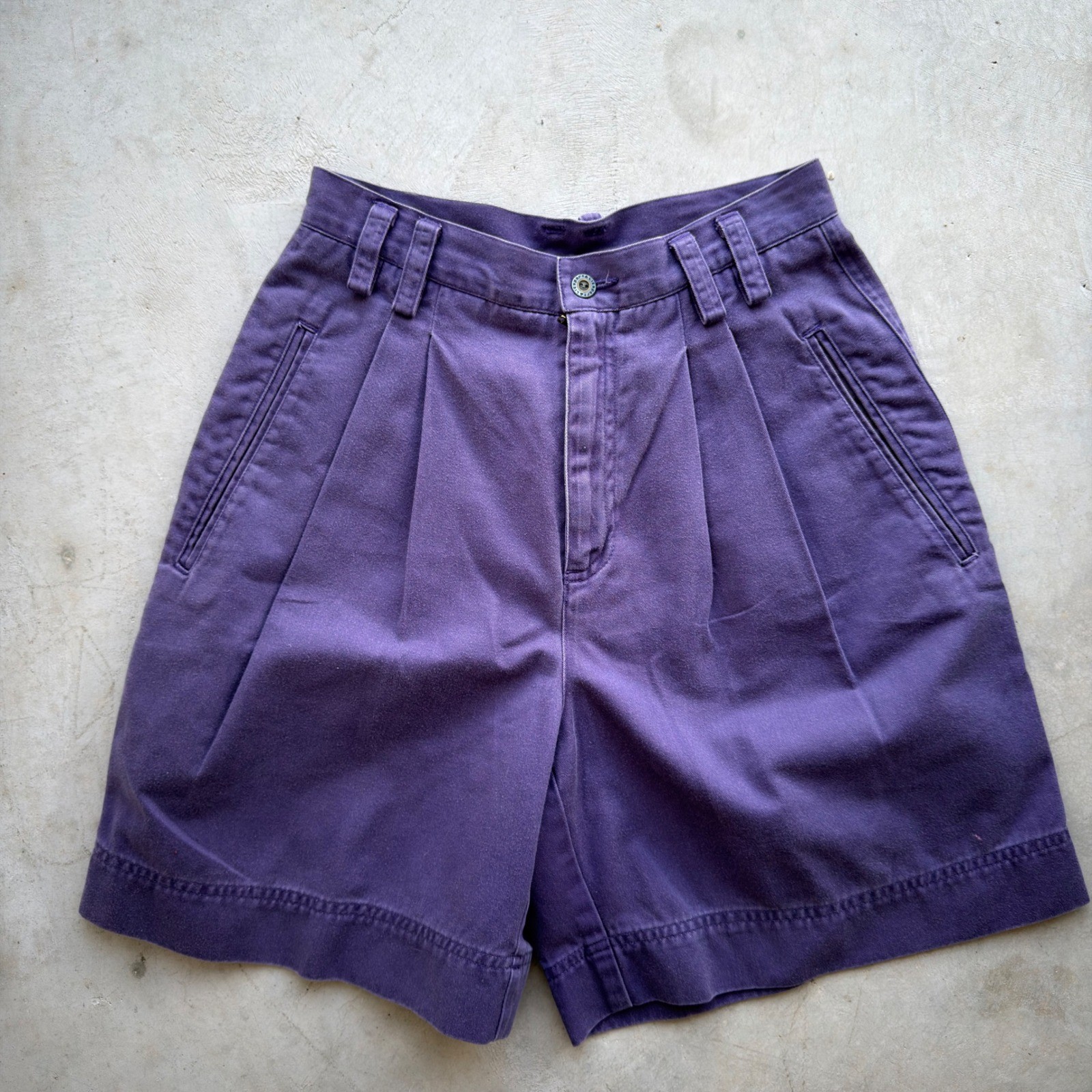Vintage Liz Claiborne Purple High Waisted Pleated Cotton Twill Shorts 26 Waist
