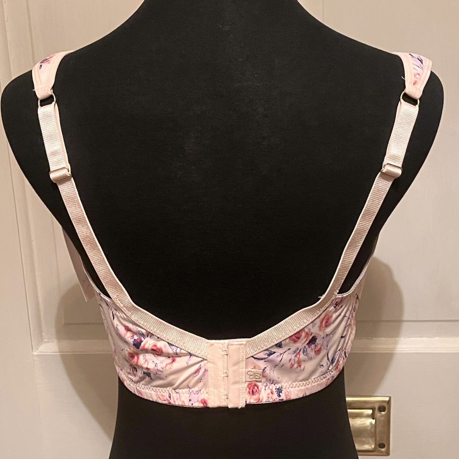 NWT Pretty Pink Jessica Simpson Floral Print Foam Filled Underwire Bra. Size 42C