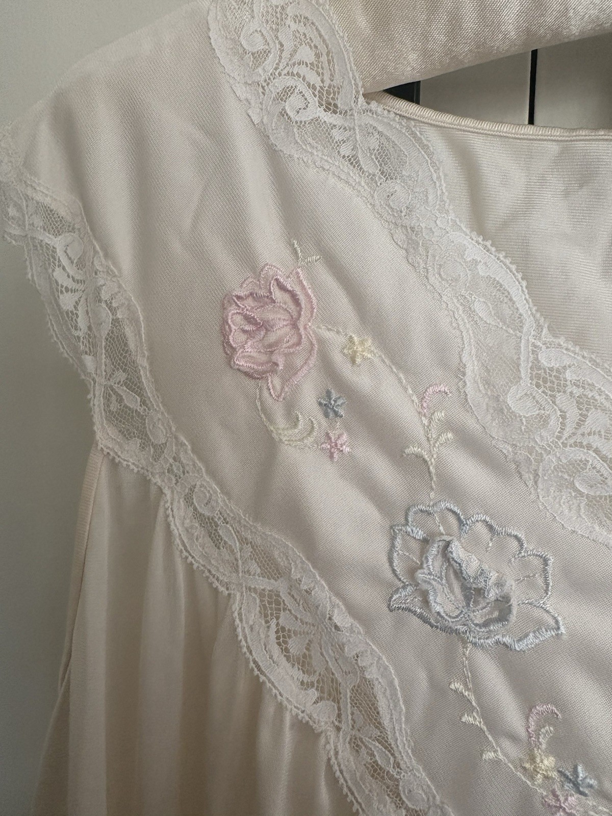 VTG Shadowline Peignoir Set Negligee Lace Light Blush Small Med 2 Pc Gown Robe