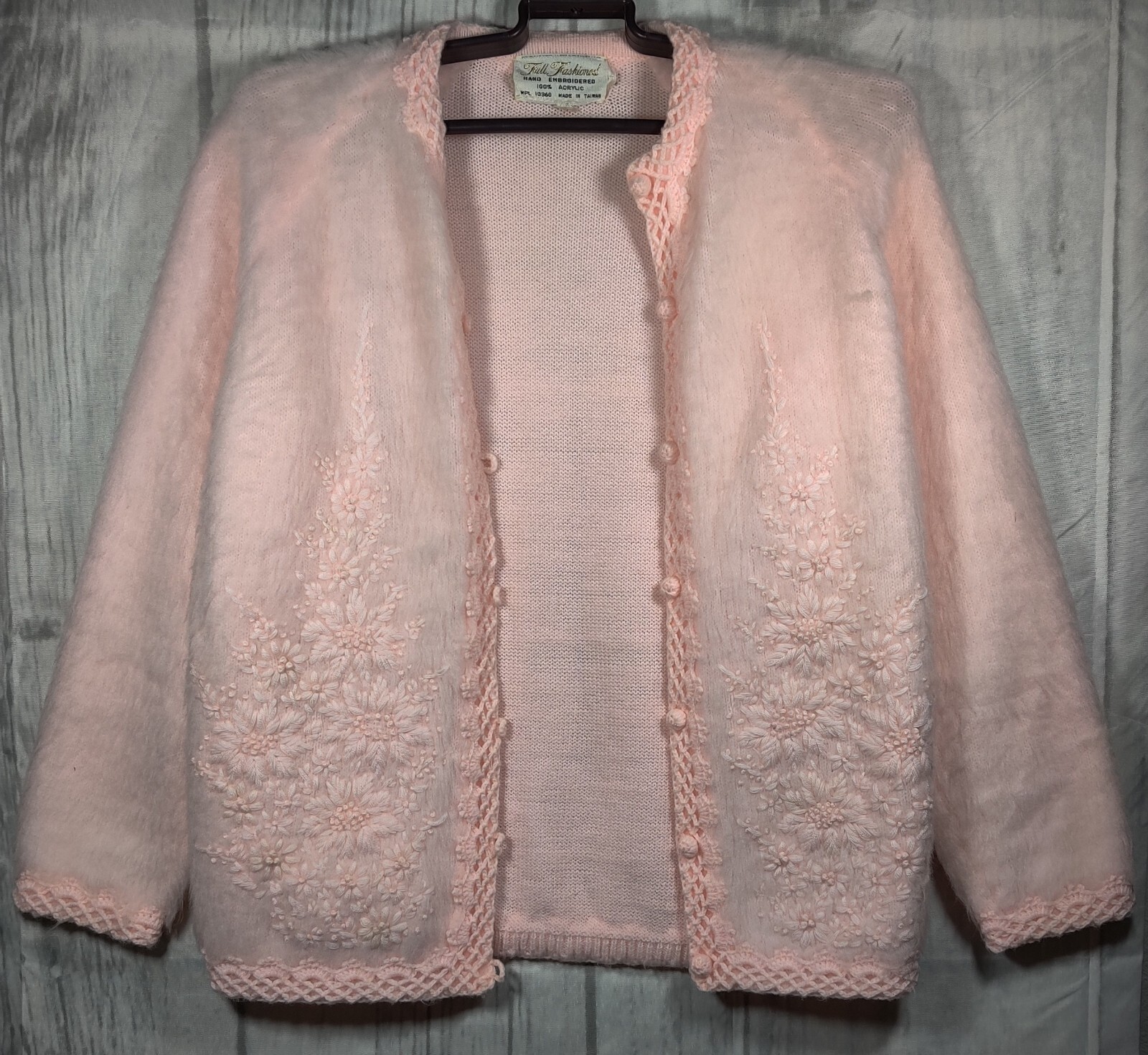 60s Hand Embroidered Cardigan VTG Sm. Pink Pastel Acrylic Taiwan Full Fashioned