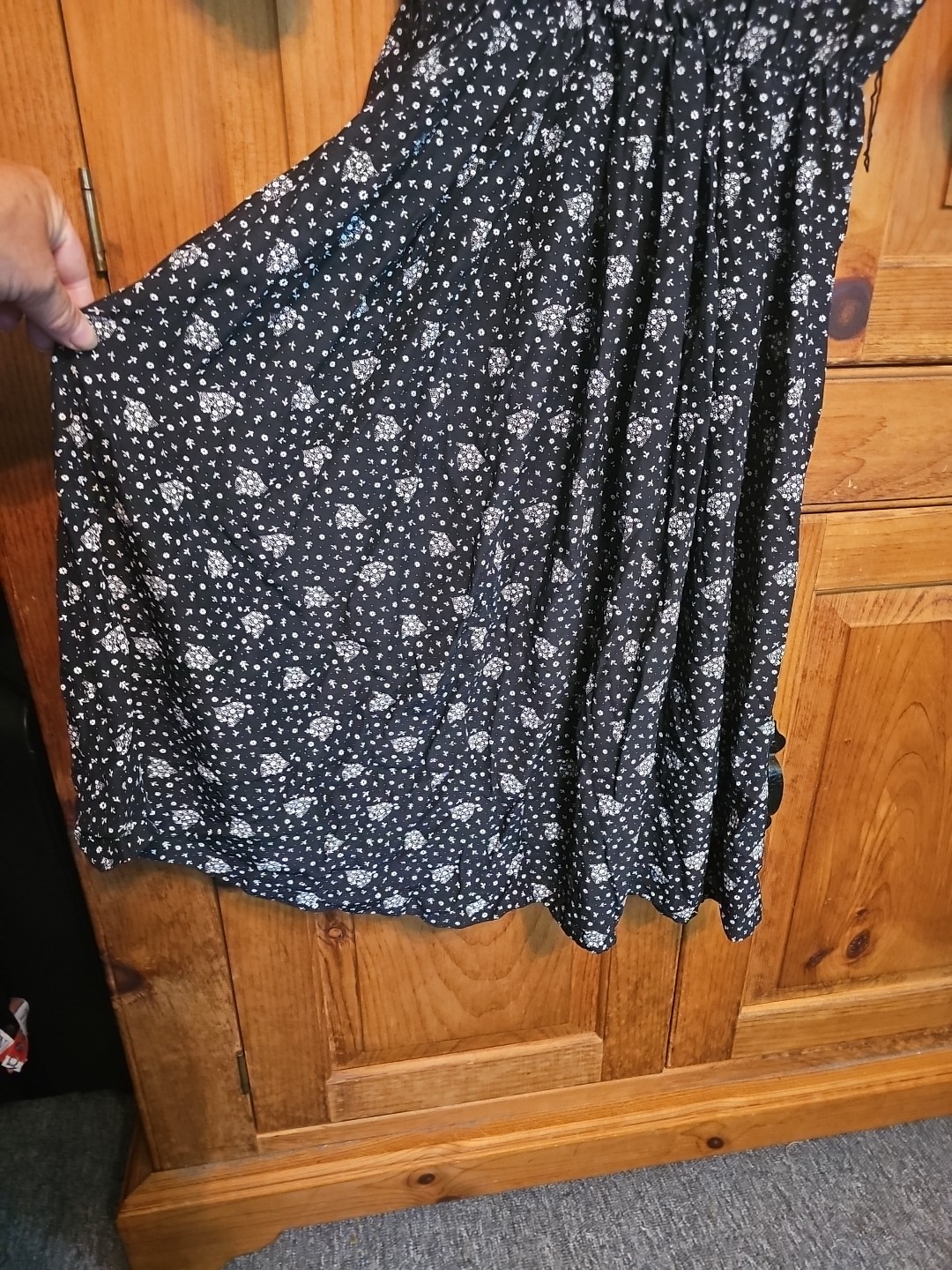 Vintage California Looks women’s black floral elastic waist dress size 6 Petite