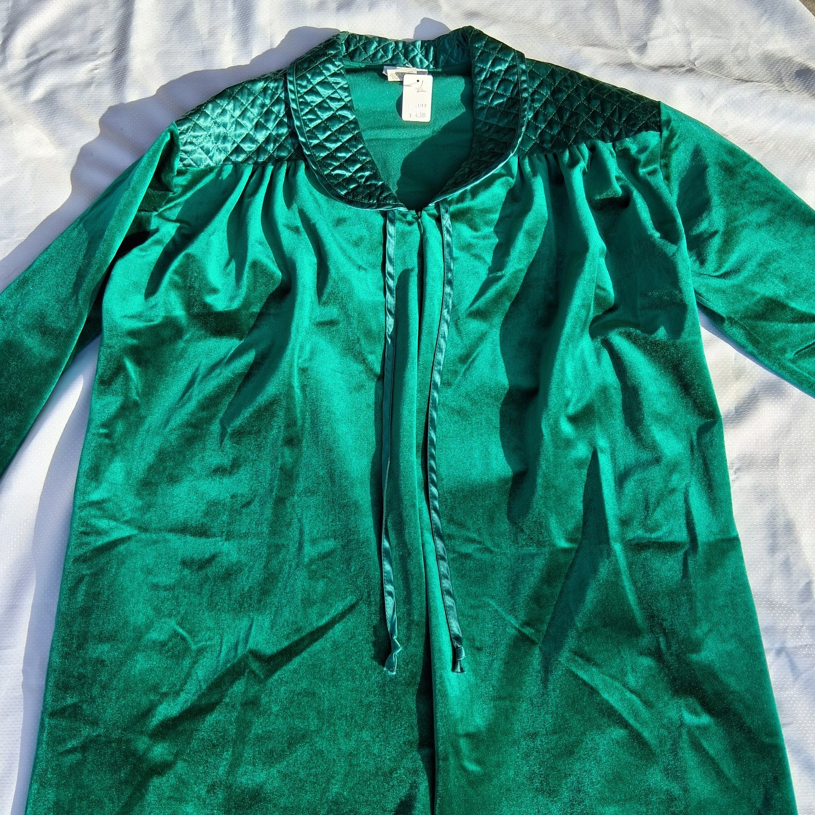 VNT Green Velvet House Coat Dress Robe Appel Large- 52″ Waist, 50″ Long Pockets