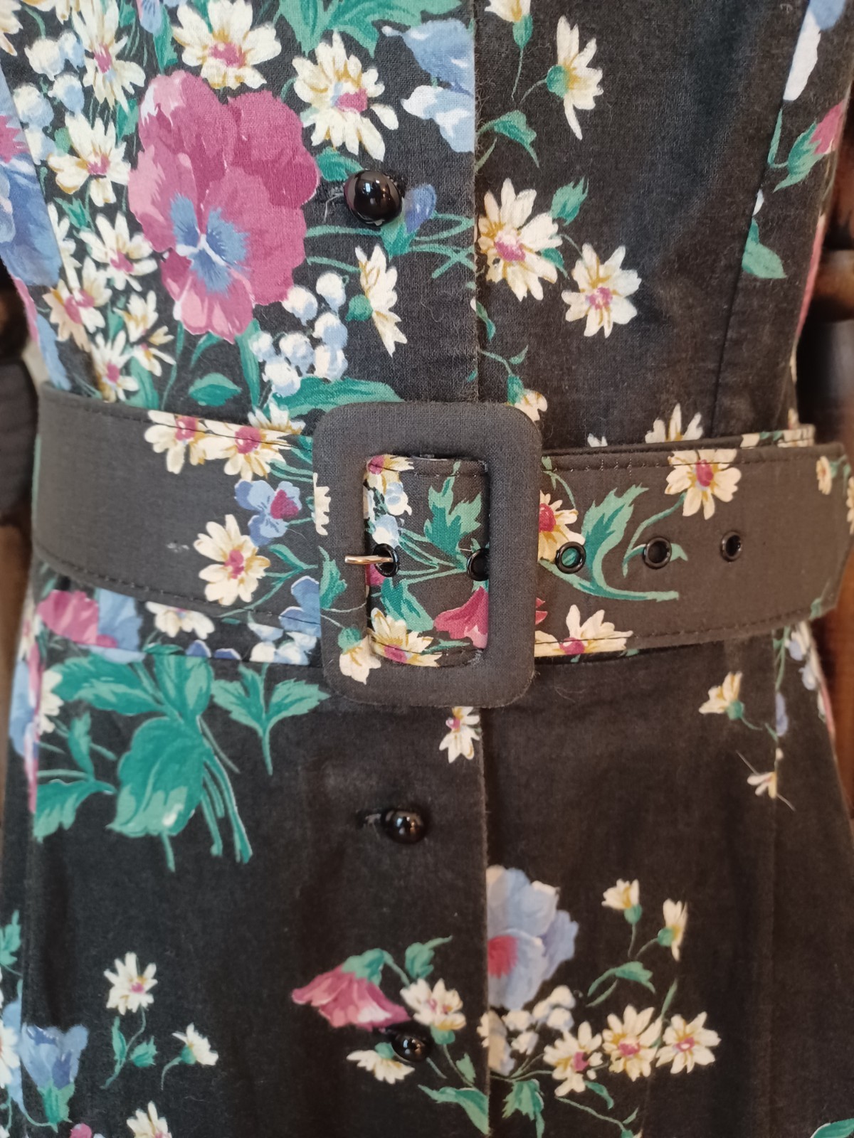 Vintage 1980s Carriage Court Black Floral Puff Sleeve Cottagecore Tea Dress