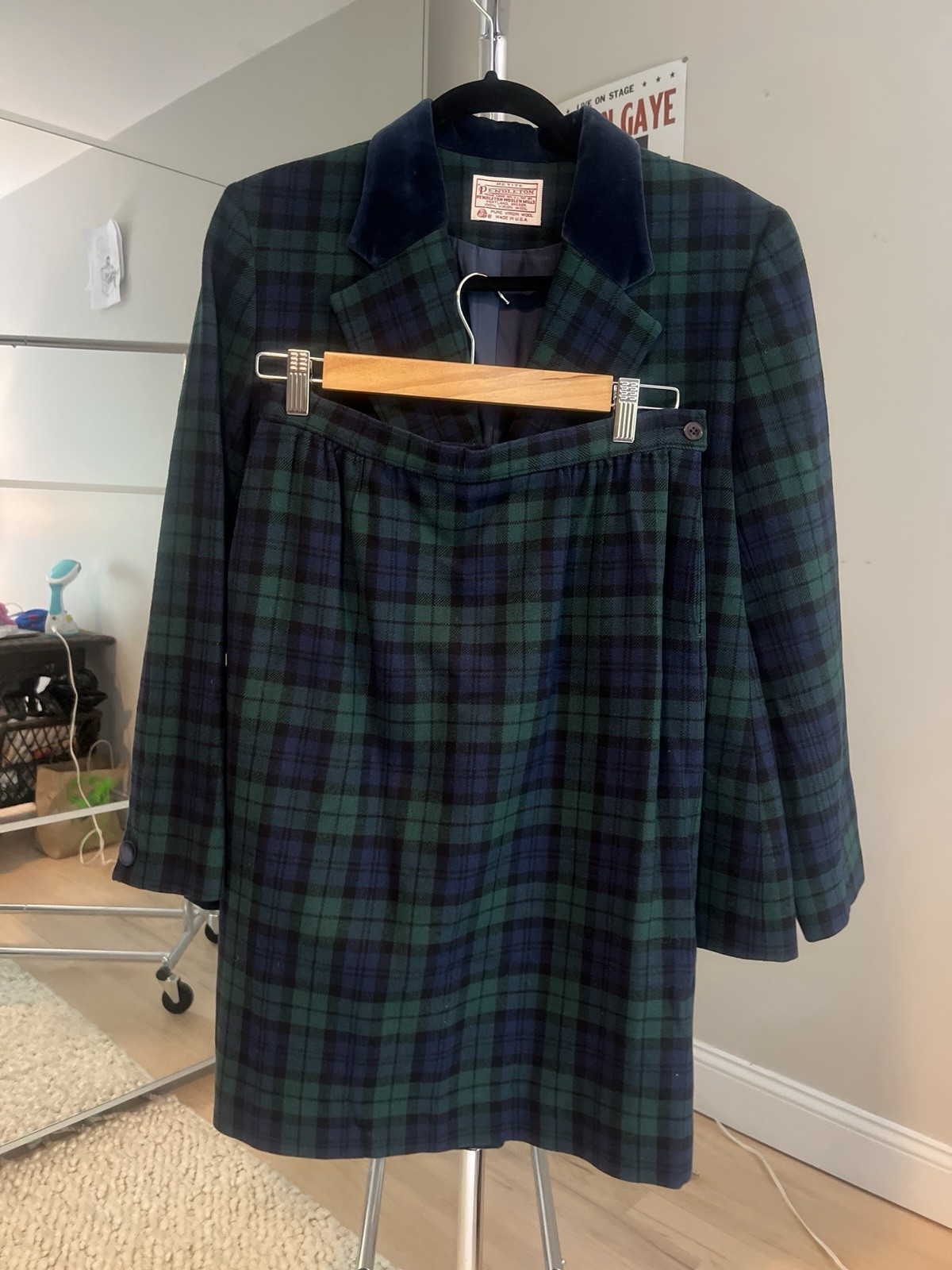 Vintage Pendleton Black Watch Tartan Wool Suit Set Petite 10 USA Velvet Collar