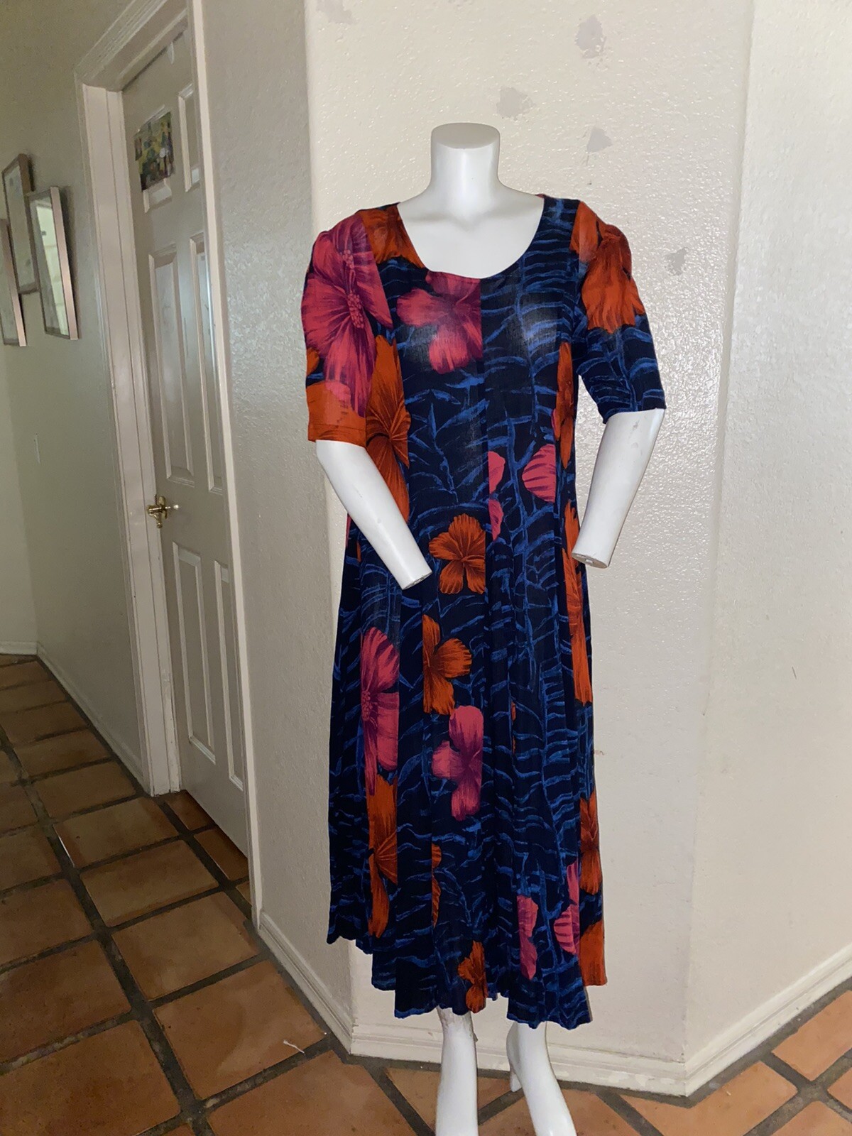 Vintage SAYBURY Red Blue Multi Floral Print 100% Rayon Midi Flared Dress NWT L