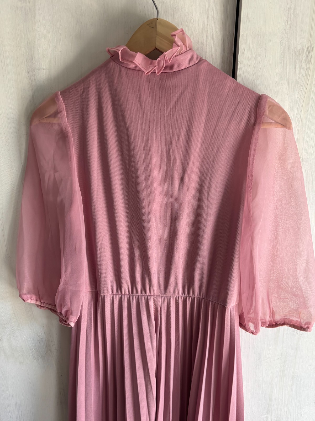 Vintage 70s Pussy Bow Sheer Puff Sleeve Pleated A-Line Midi Teadress Rose Pink M
