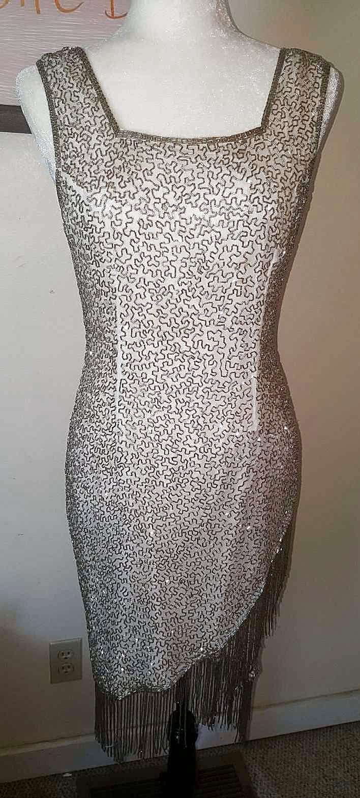 Laurence Kazar Size S/M (4-6) Women’s White & Silver Vintage Flapper Style Dress