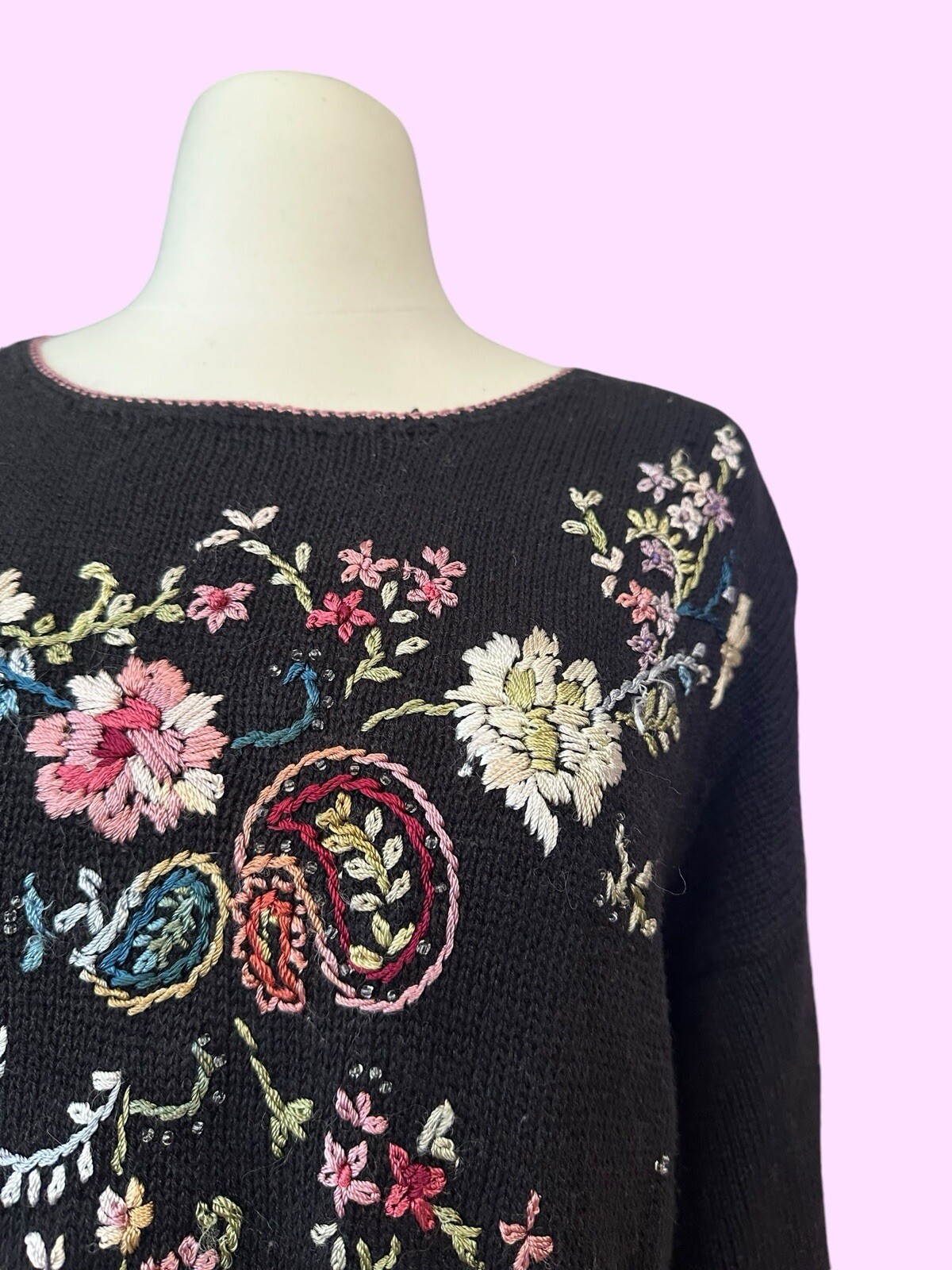 Vintage 90’s Black Embroidered Granny Core Sweater Size Women’s Medium
