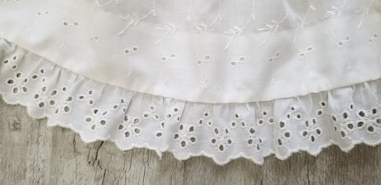 AMAZING Vintage 1970’s White Eyelet Tiered Maxi Dress with Belt – Size 2XS/ XS