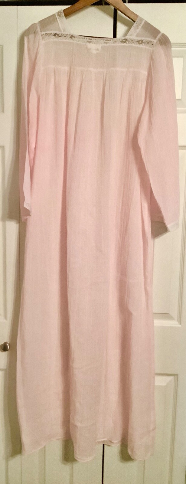 ENTRE VOUS Nightgown Semi-Sheer Vintage Pink With Lace Long Sleeve Med-Lg (?)