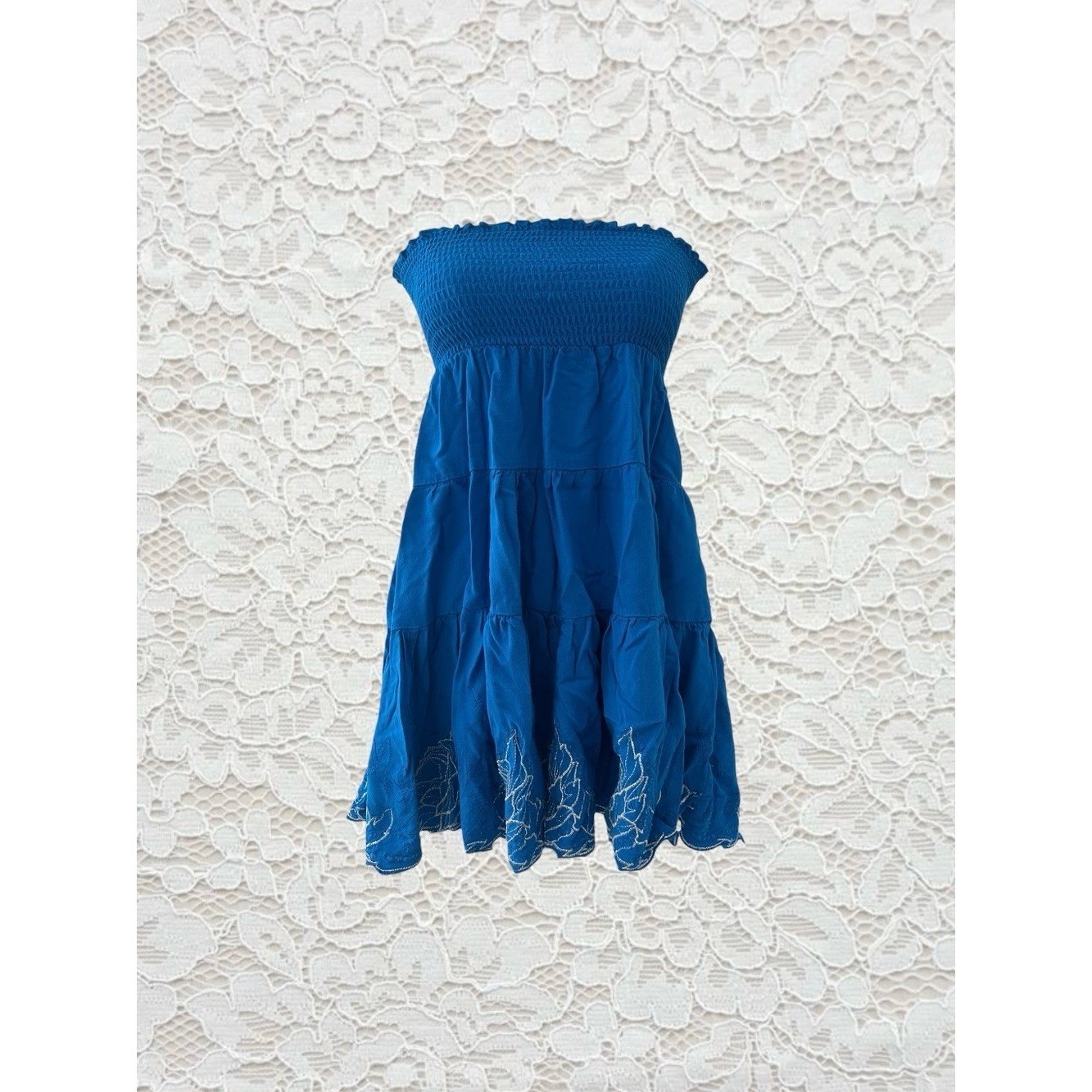 vintage forever 21 blue babydoll top with white embroidered floral patterns