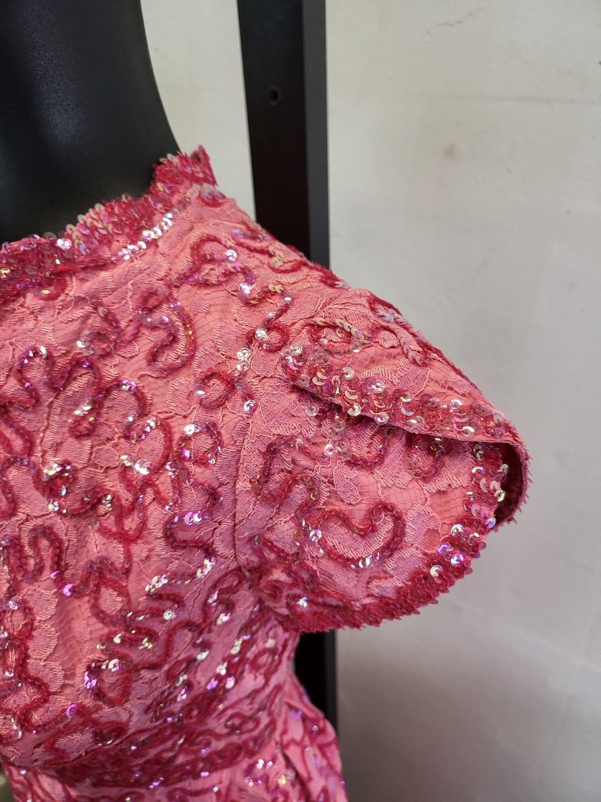 1960’s Vibrant Pink Shimmering Sequin & Lace Hostess Gown Dress Size 10