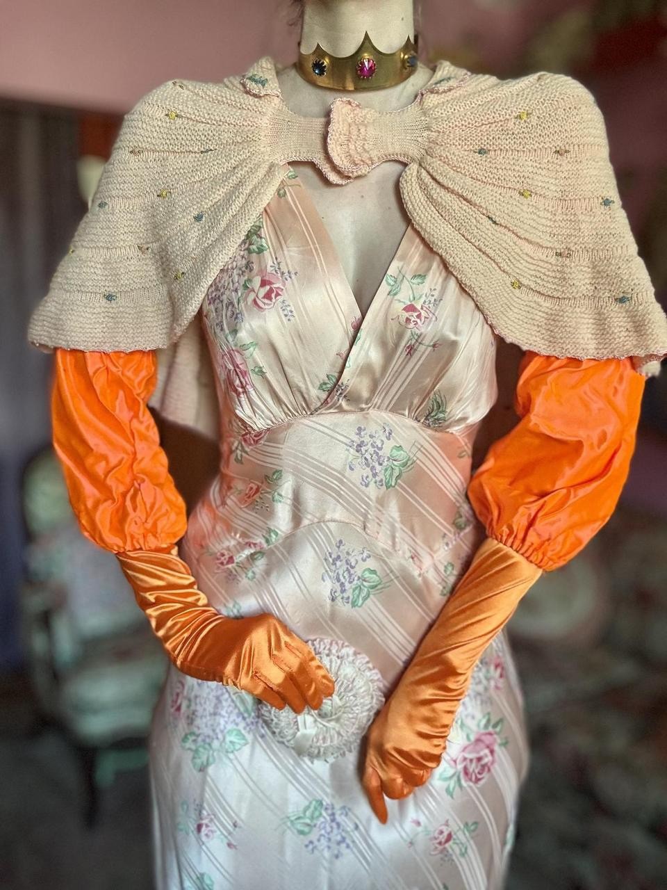 1940s/50s Hand-Knit Blush Pink Embroidered Capelet, Size S-L