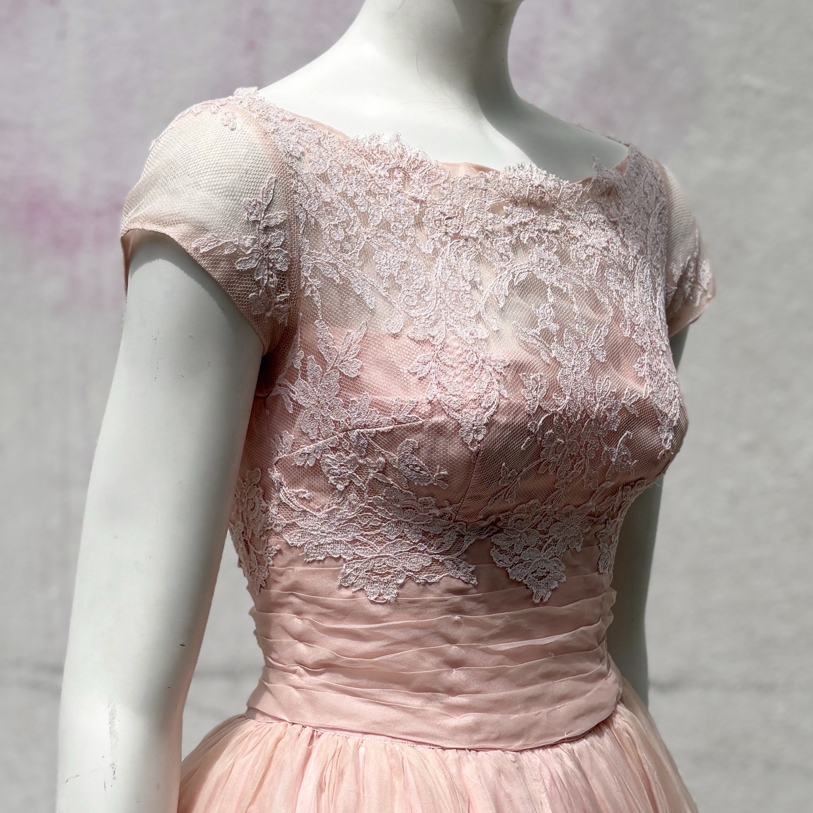 VTG 1950s Prom Dress Size S Baby Pink Lace Bodice Full Tulle Skirt Layered Gown