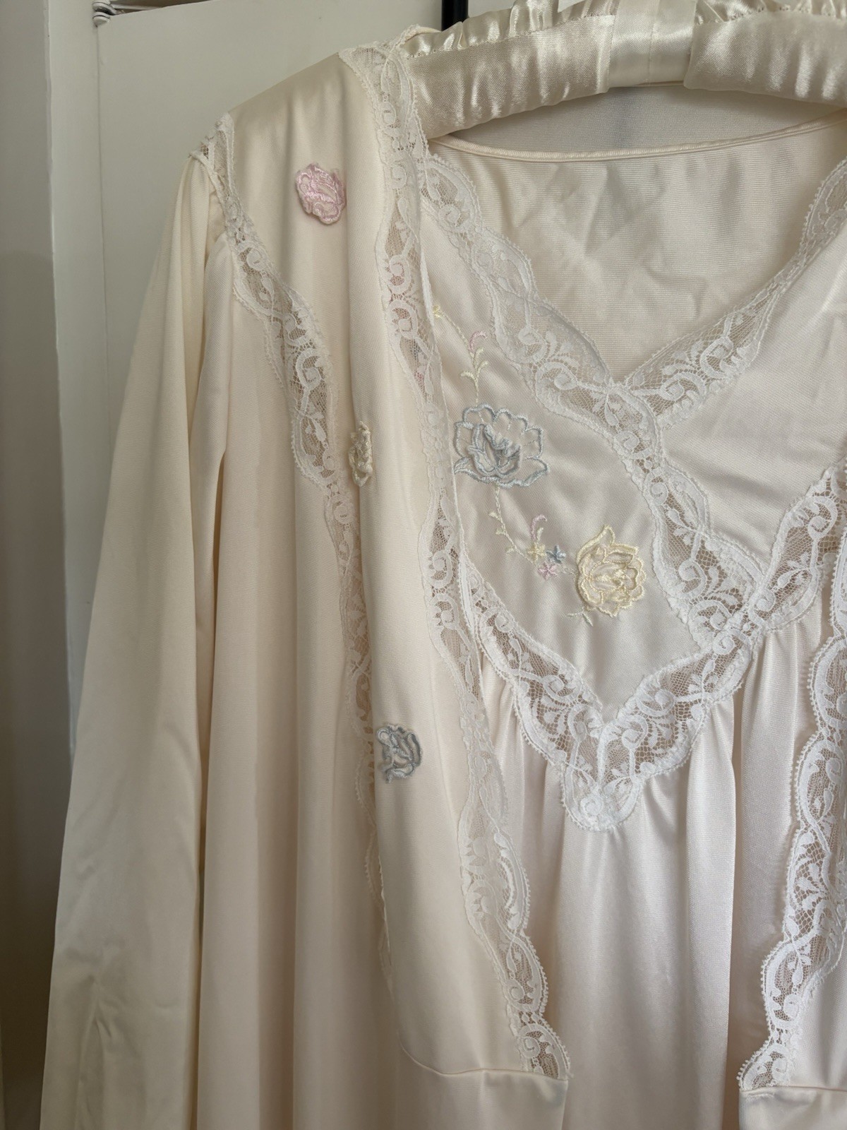 VTG Shadowline Peignoir Set Negligee Lace Light Blush Small Med 2 Pc Gown Robe