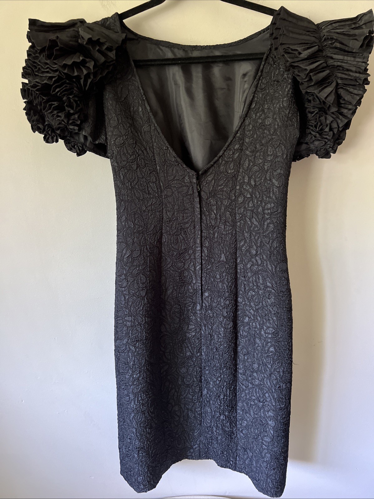 Vntg 80’s Victor Costa Floral Jacquard black dress with huge ruffle sleeves Sz 6