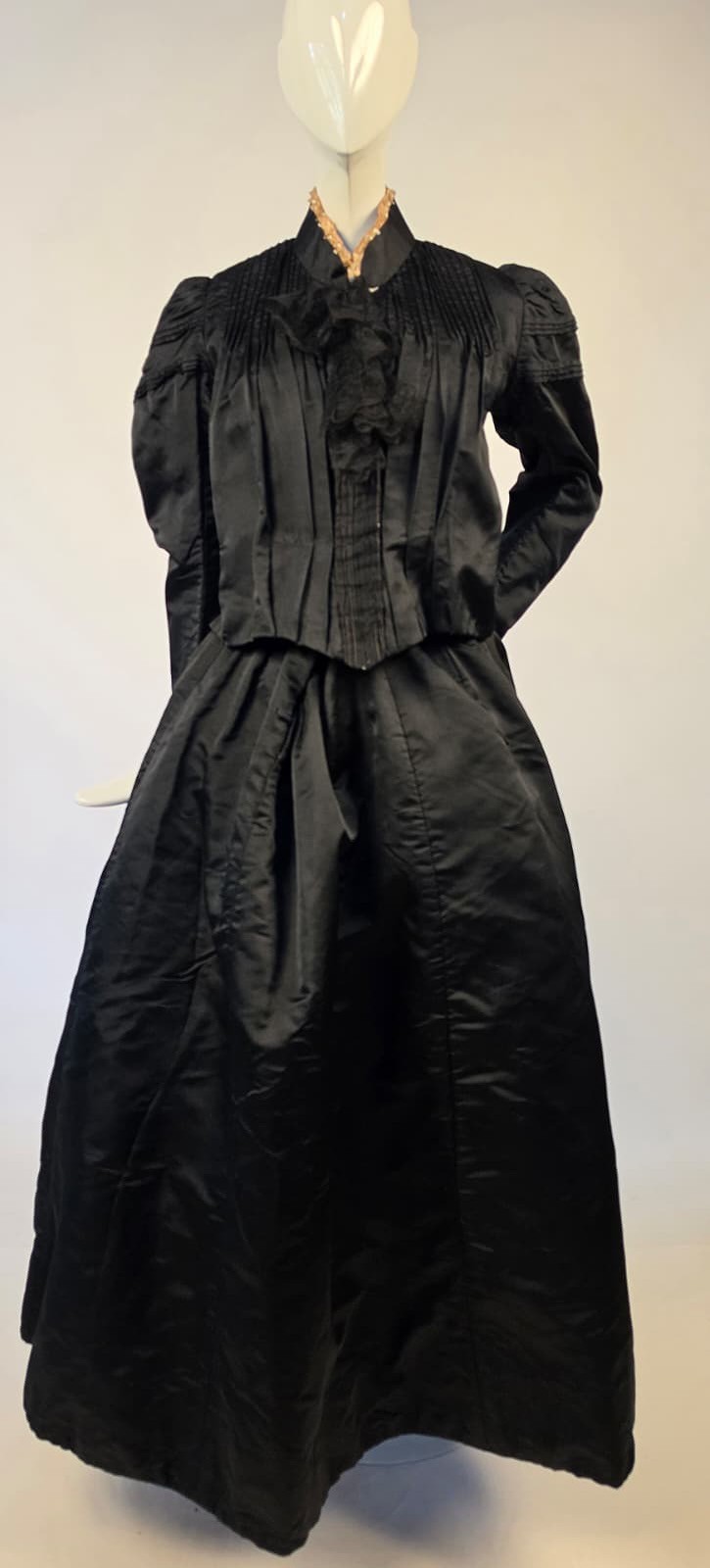 VICTORIAN 1890’S BLACK SILK BUSTLE DRESS W PUFF SLEEVES