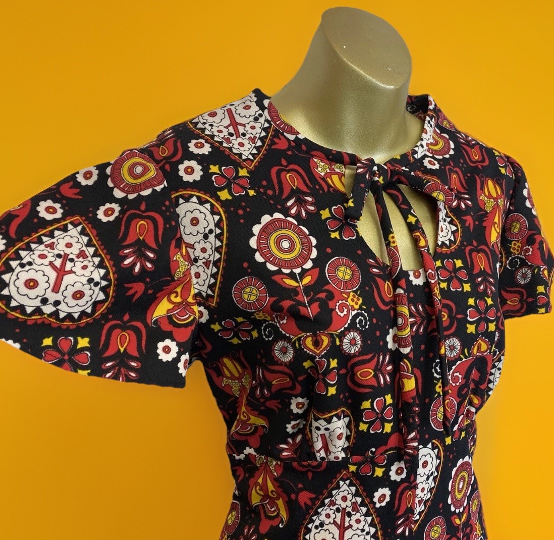 Handmade Vtg Hippie Boho Bold Print Keyhole Maxi Dress 17” Armpit Flutter Sleeve