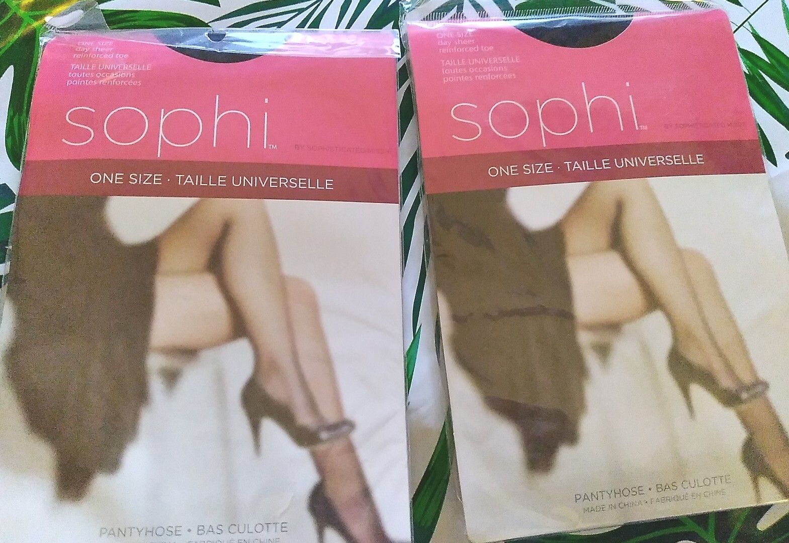 2 Vintage SOPHI One Size Day Sheer Reinforced Toe Pantyhose BLACK Fits S/M/L Nos
