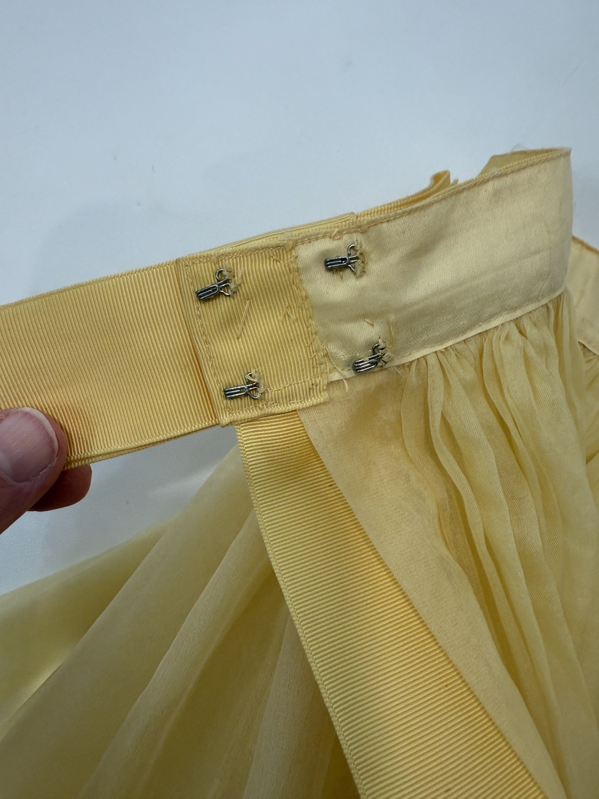 VTG 1950’s Tulle Apron Skirt Overskirt Tabard Skirt Yellow Waist 25” Holiday