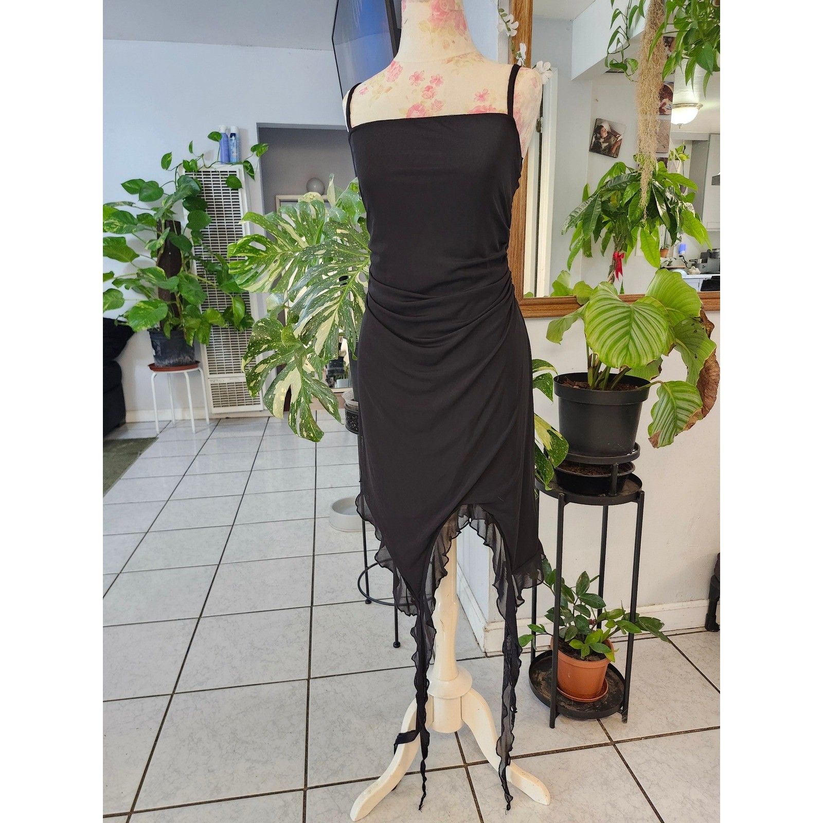 Almost Famous Black Handkerchief Hem Ruched Midi Dress Size Large Goth Y2K
