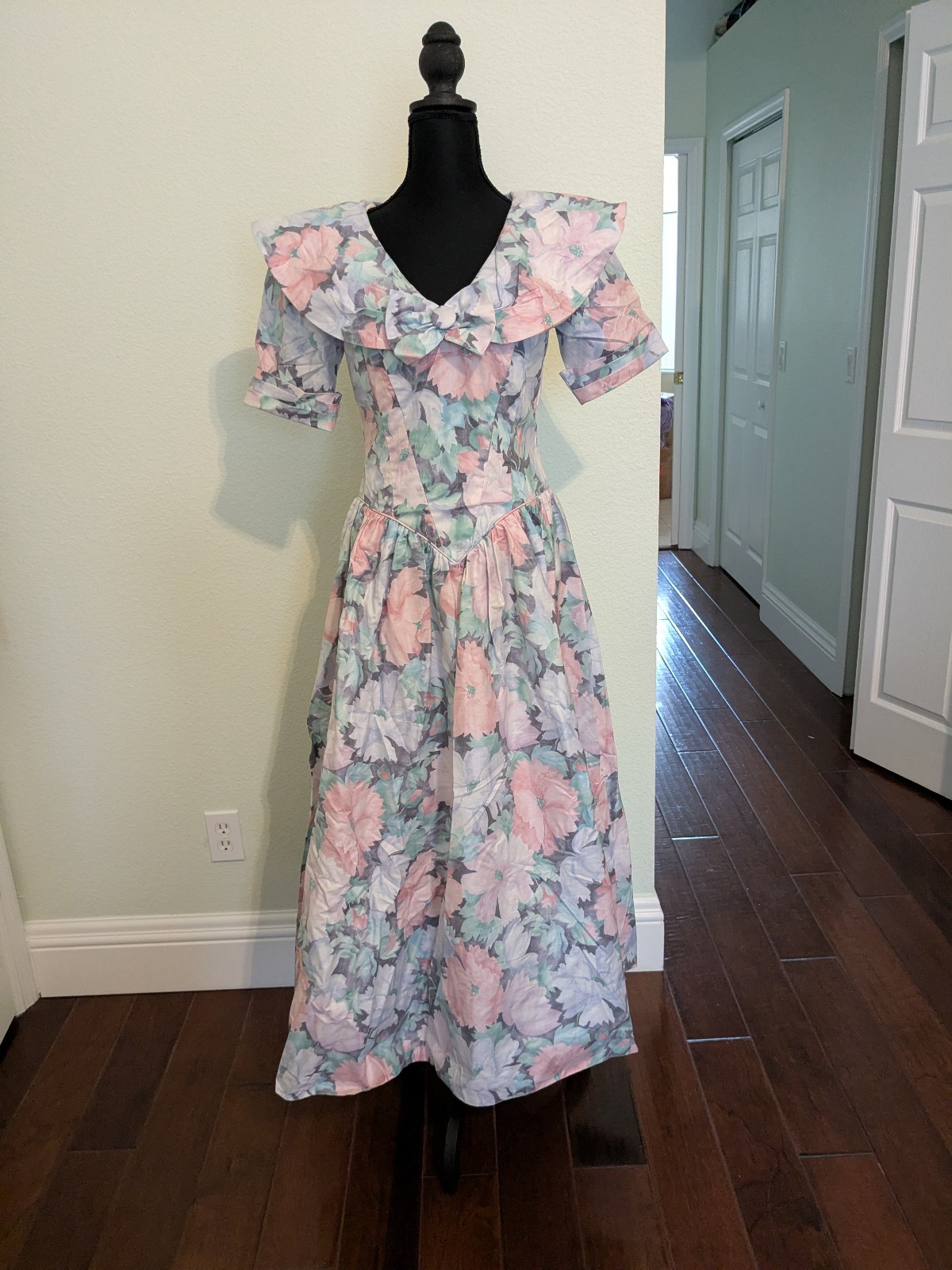 Floral dress (size 9/10)