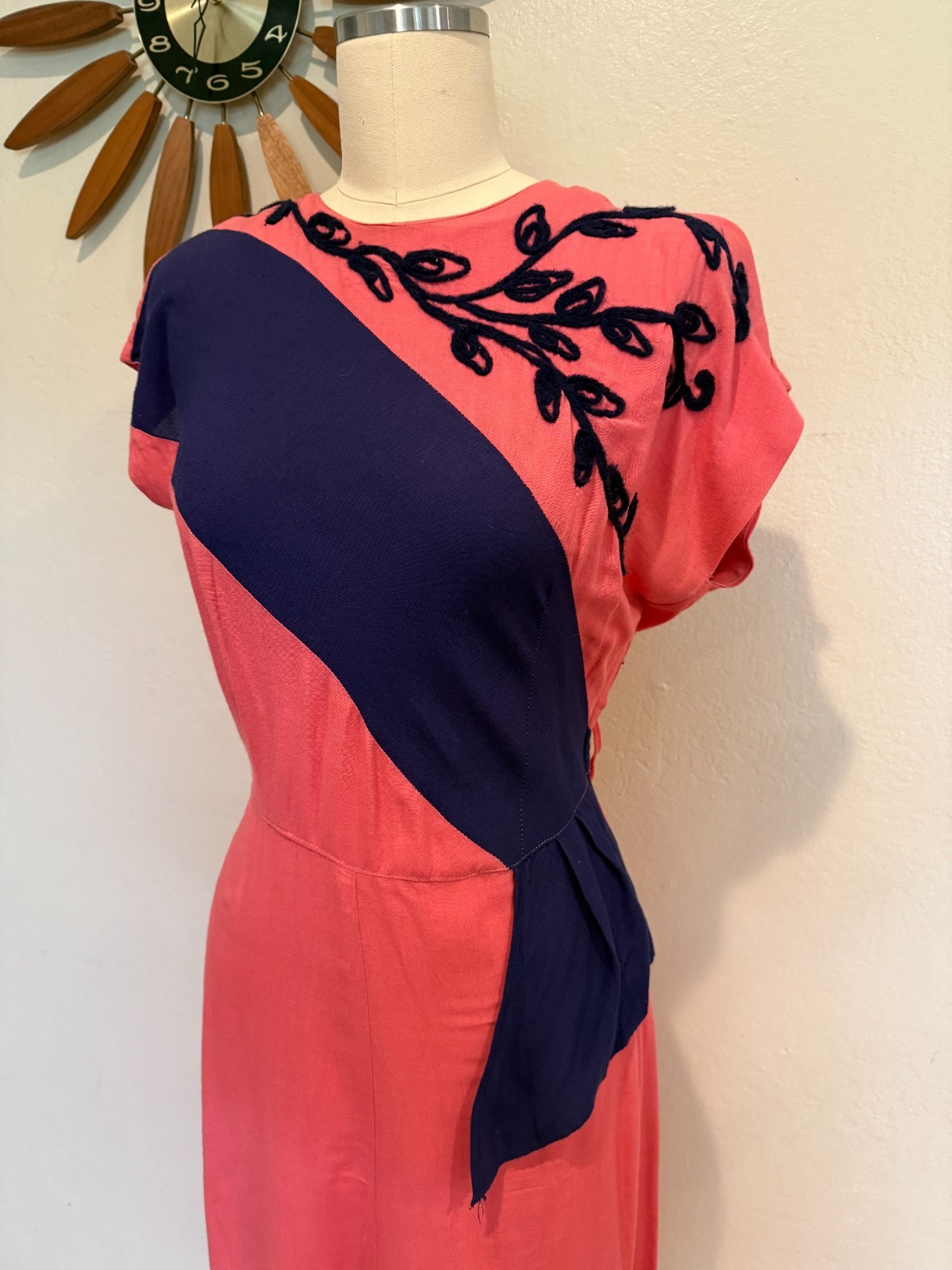 L | 1940s Navy and Coral Volup Cotton Dress