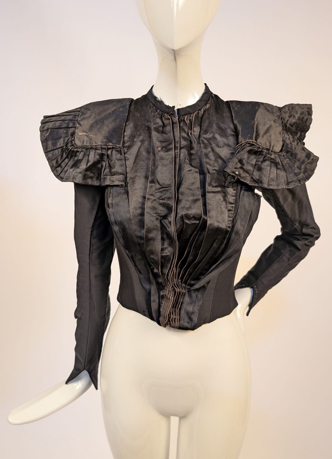 VICTORIAN 1890’S BLACK BODICE W BLACK SILK SATIN TRIM