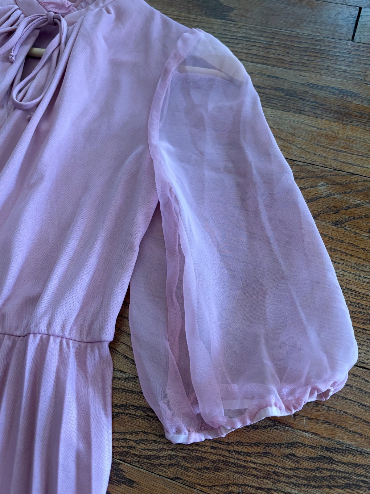Vintage 70s Pussy Bow Sheer Puff Sleeve Pleated A-Line Midi Teadress Rose Pink M