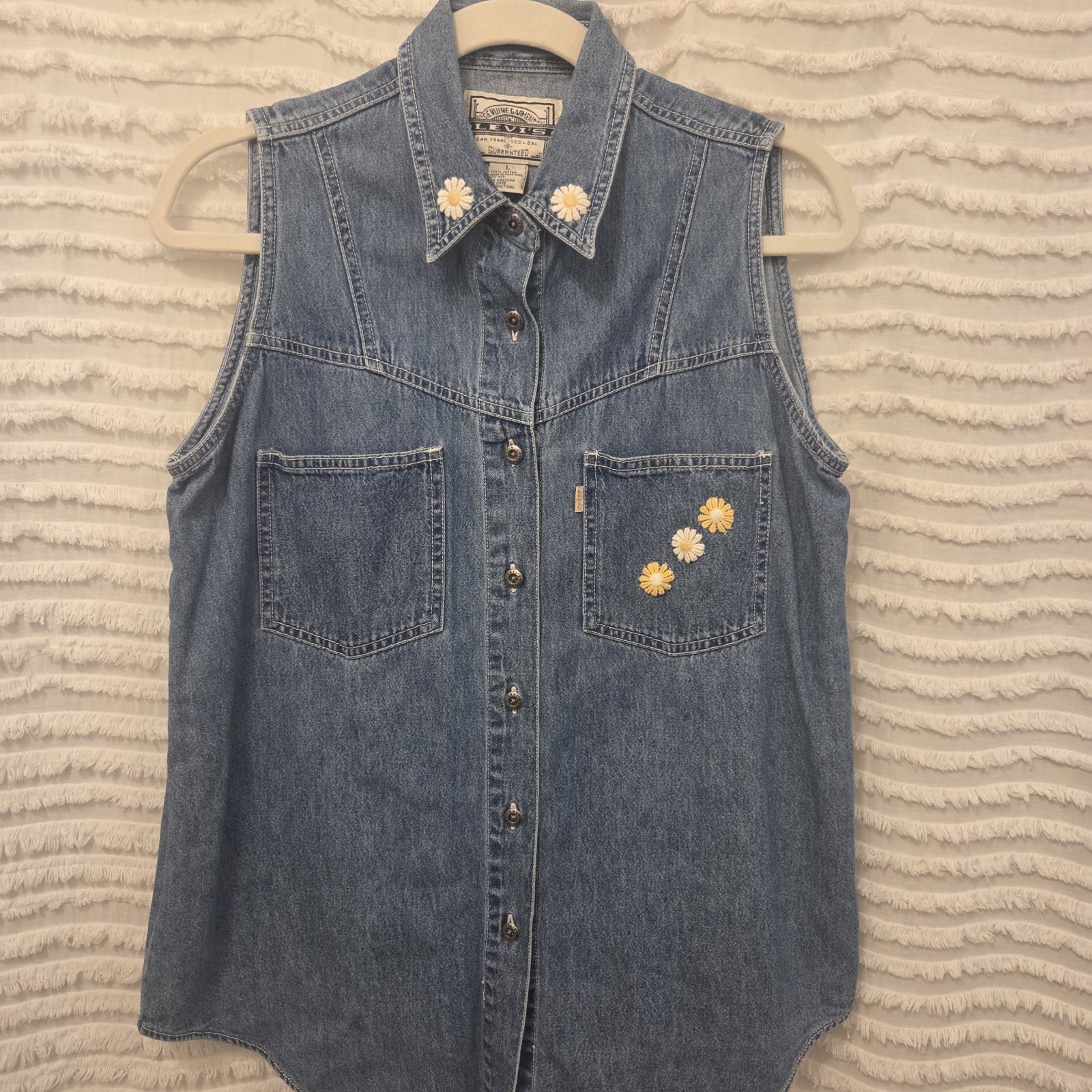 Vintage Levi’s Denim Sleeveless Bitton Up Tunic Womens Large Daisy 100% Cotton