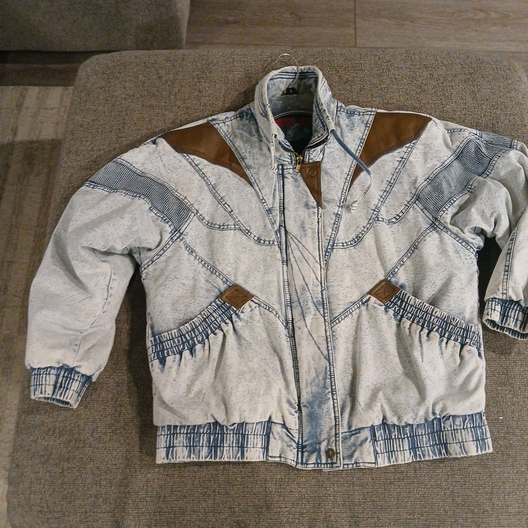 VIntage Weathered Blues Women’s Denim Jacket Coat SIze M Acid Wash 80’s Rock