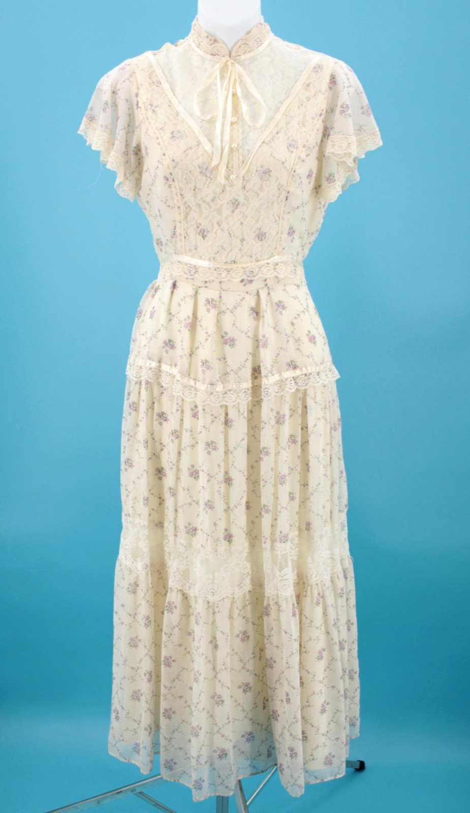 Vtg Women’s 70s Cream & Purple Floral Midi Prairie Dress W/ Lace Trim S/M 1970s