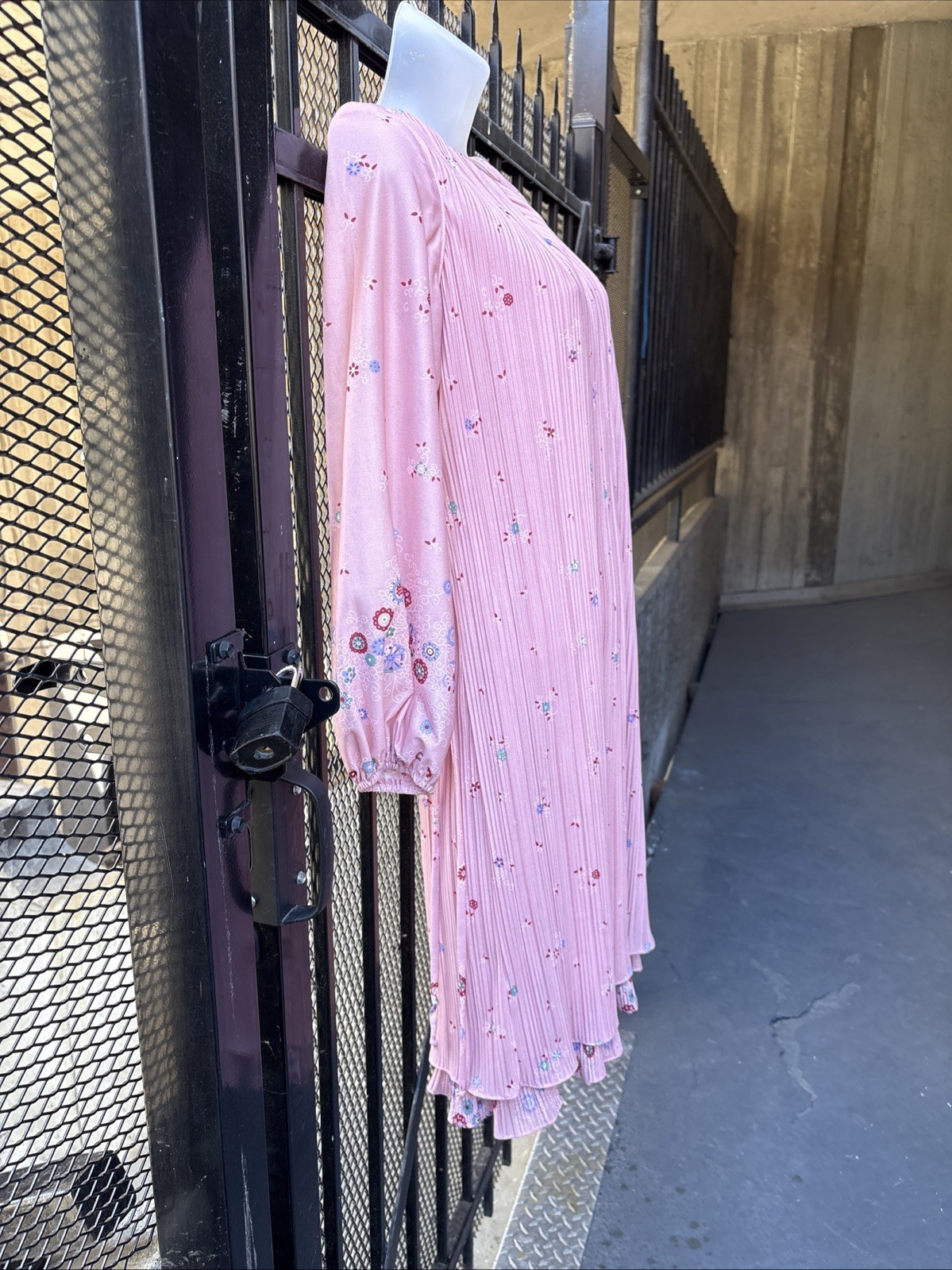 Gorgeous Hal Ferman belted and Pleated Pink Frock Vintage, Flowy, Classic 60s 💖