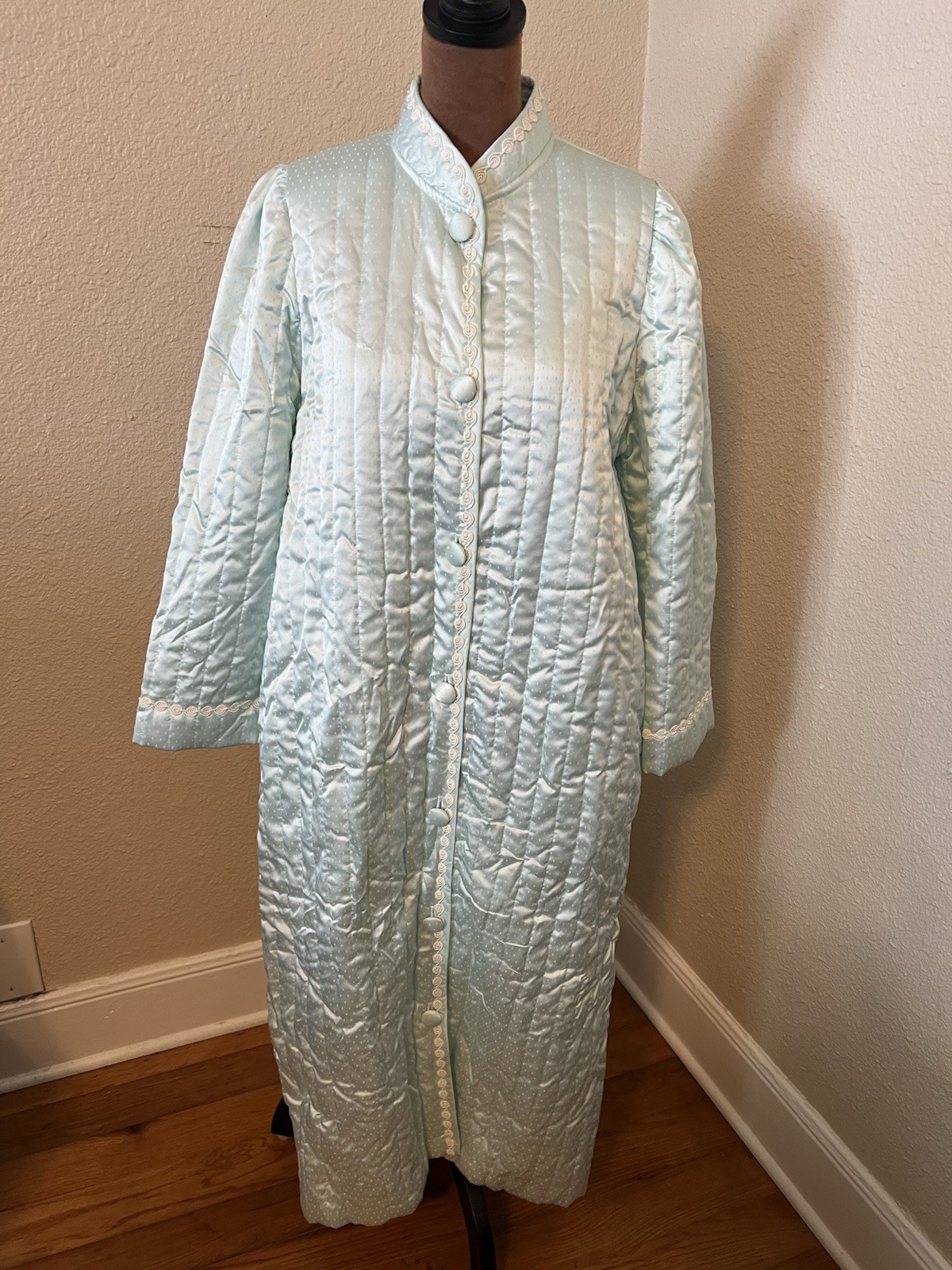 Vintage Miss Elaine Quilted Button Front Robe Light Blue Size Small Cottagecore