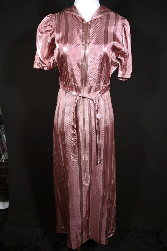 Rare Vintage Late 1930’s Pink Satin Dressing Gown Size 6-8 Excellent Condition