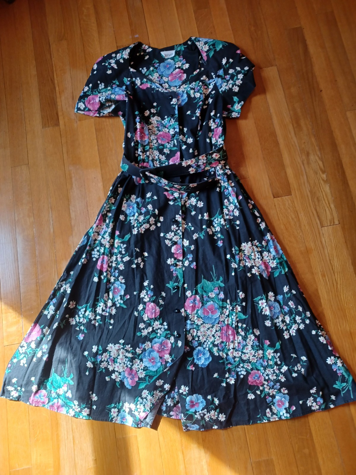 Vintage 1980s Carriage Court Black Floral Puff Sleeve Cottagecore Tea Dress
