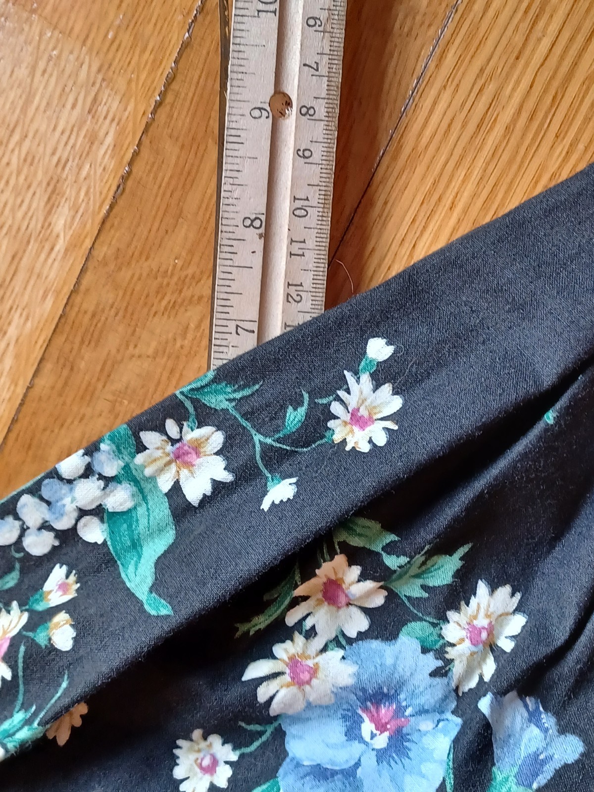 Vintage 1980s Carriage Court Black Floral Puff Sleeve Cottagecore Tea Dress