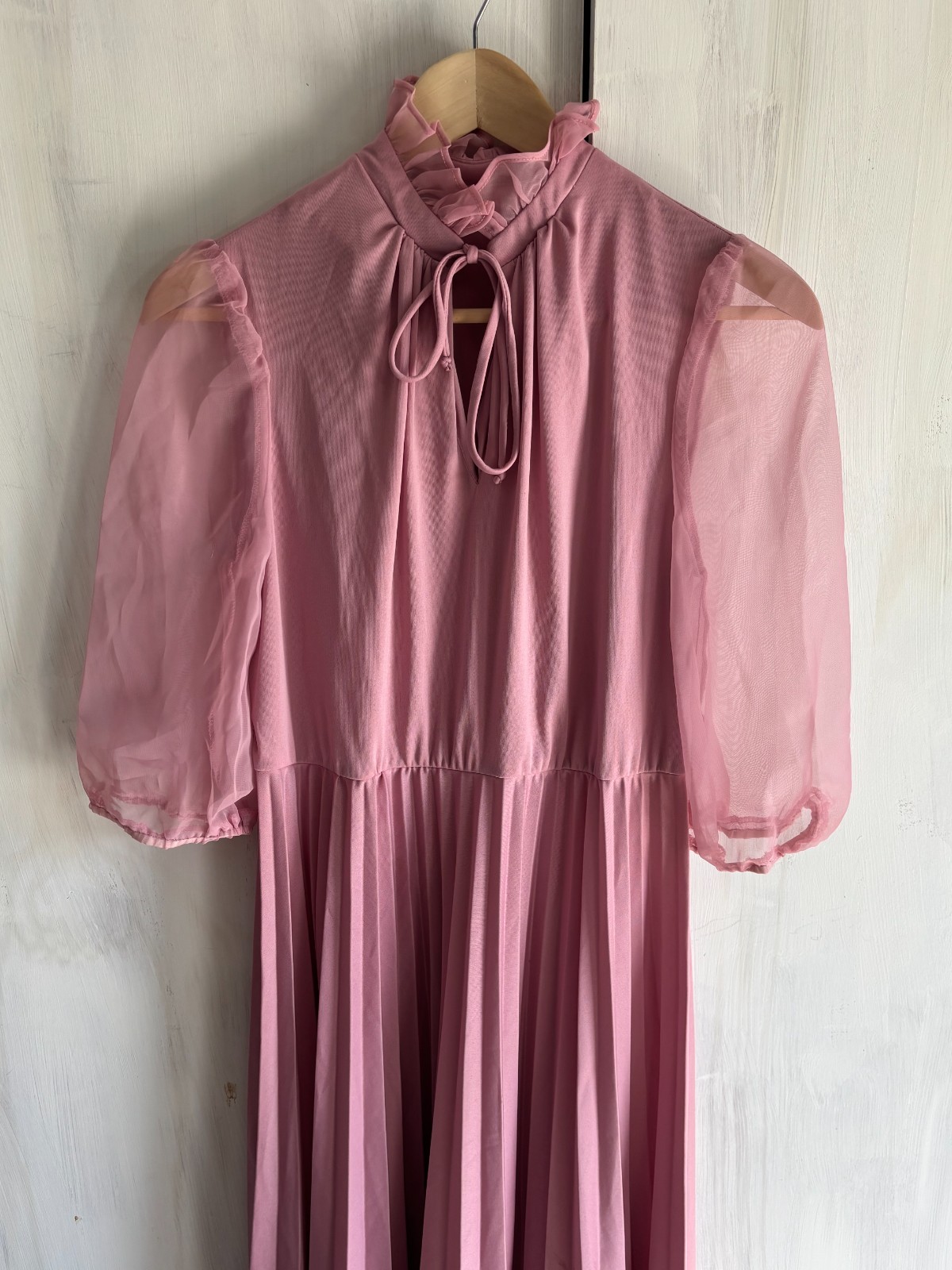 Vintage 70s Pussy Bow Sheer Puff Sleeve Pleated A-Line Midi Teadress Rose Pink M