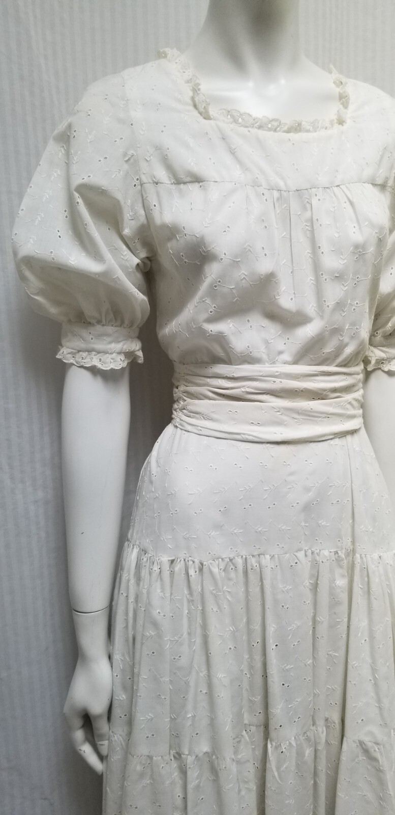 AMAZING Vintage 1970’s White Eyelet Tiered Maxi Dress with Belt – Size 2XS/ XS