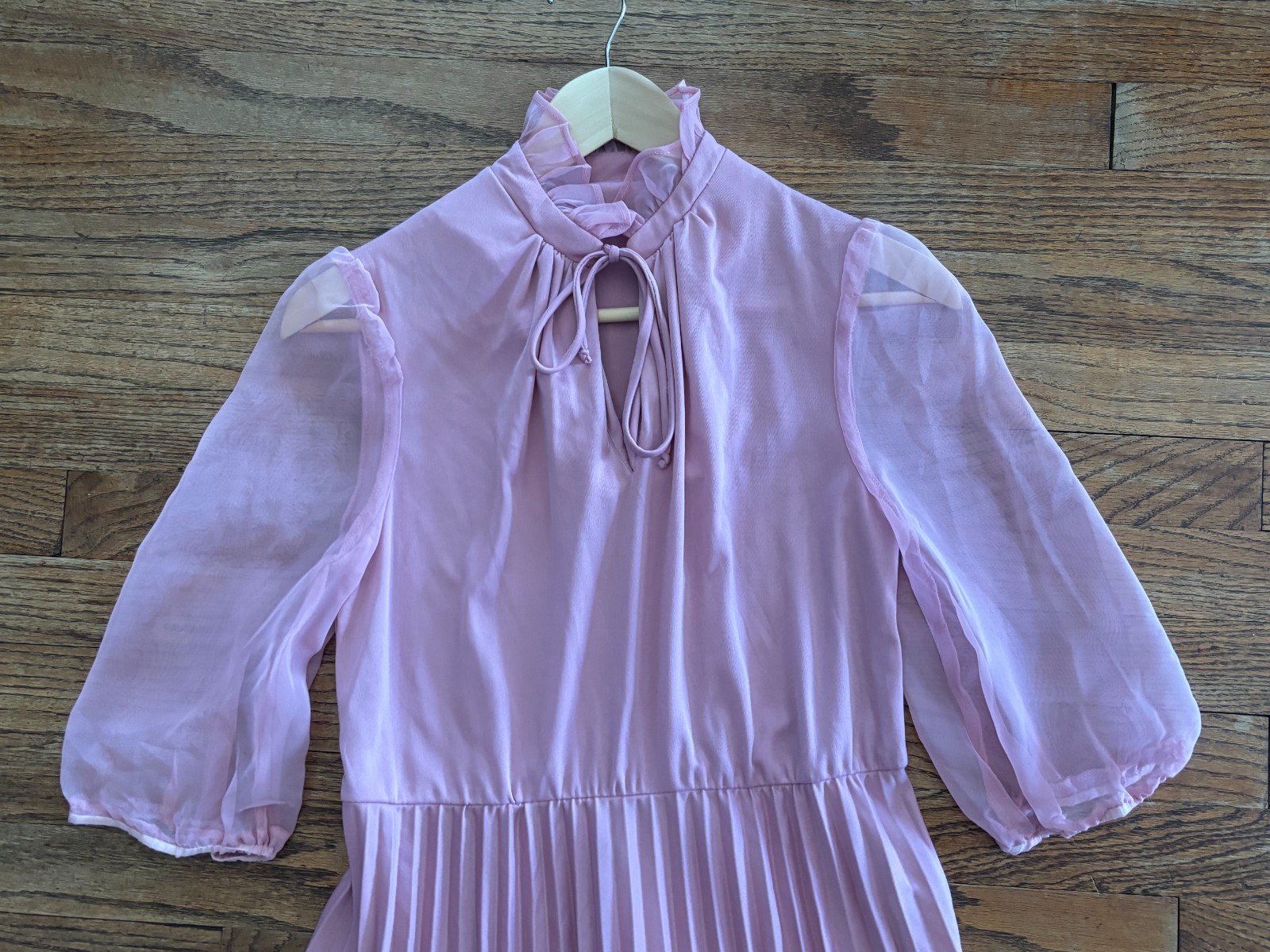 Vintage 70s Pussy Bow Sheer Puff Sleeve Pleated A-Line Midi Teadress Rose Pink M