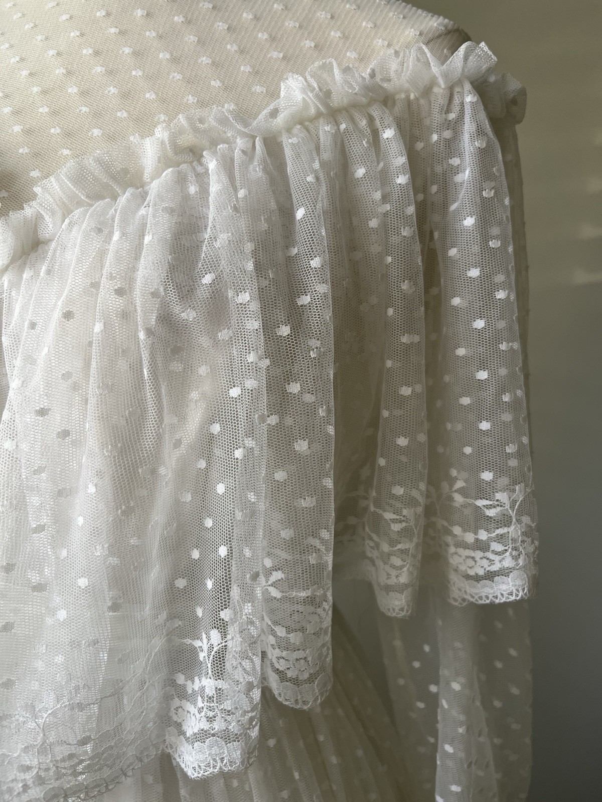 Vintage “MARJI” 1970s pure white dotted tulle wedding dress / gown – size 10