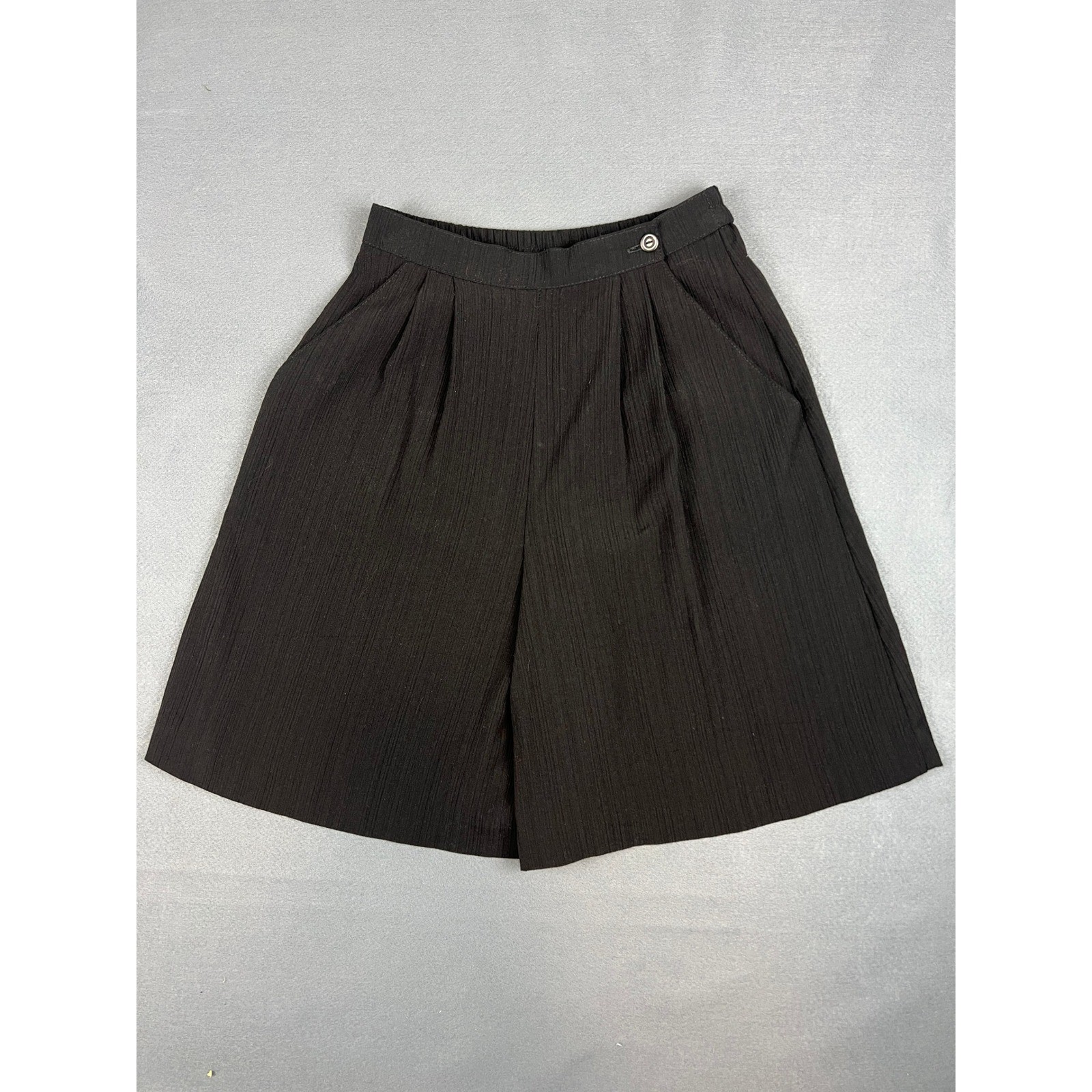 Vintage Pleated High Waist Shorts Minimalist Dark Academia Black Rayon XS/0/2