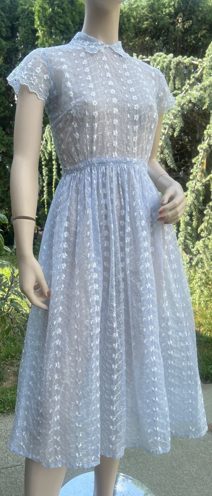 VINTAGE 1950’s LIGHT BLUE NYLON DRESS W/ WHITE FLORAL EMBROIDERY