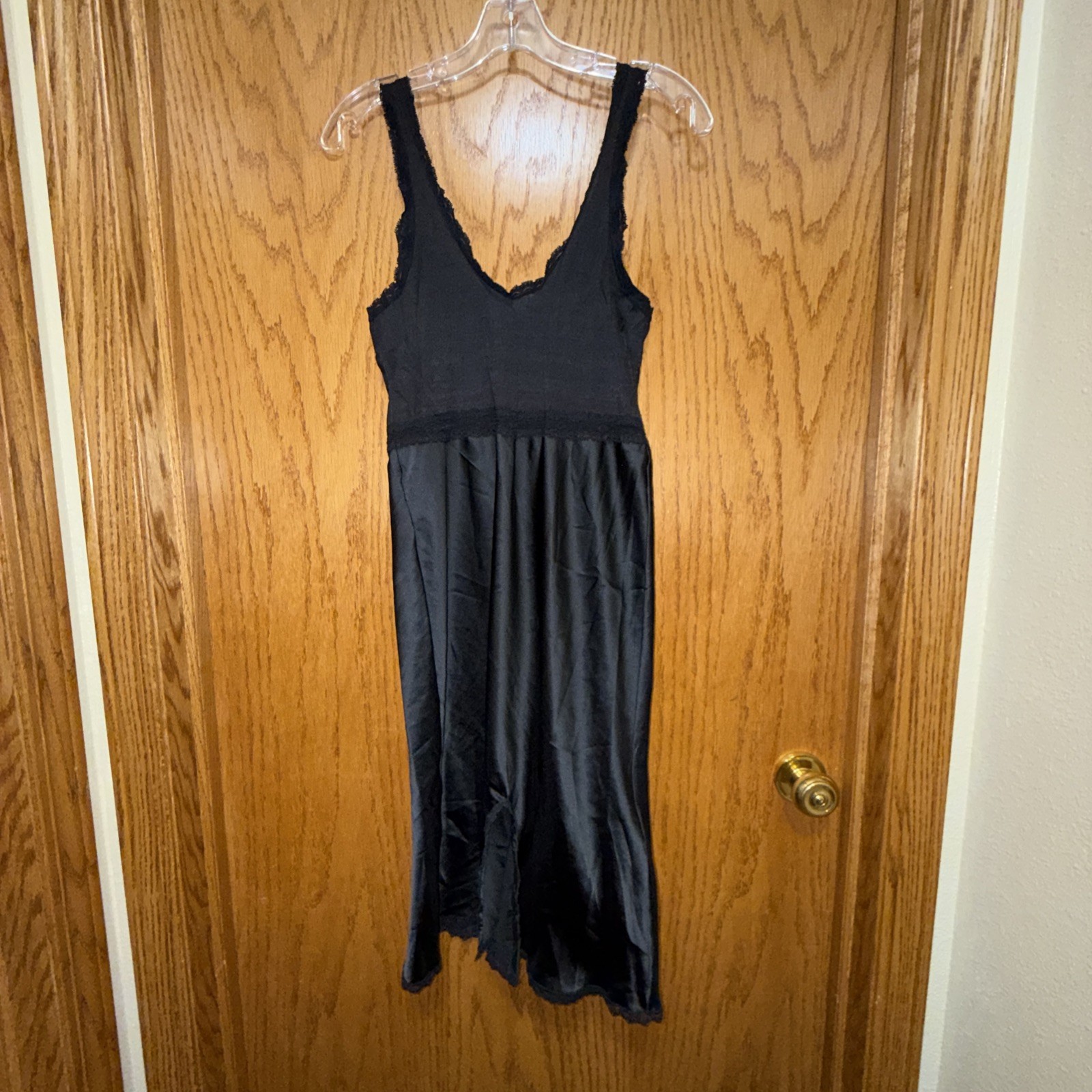 Vintage 1980s Maidenform “Something Special” Black Full Slip Size 32 USA Union