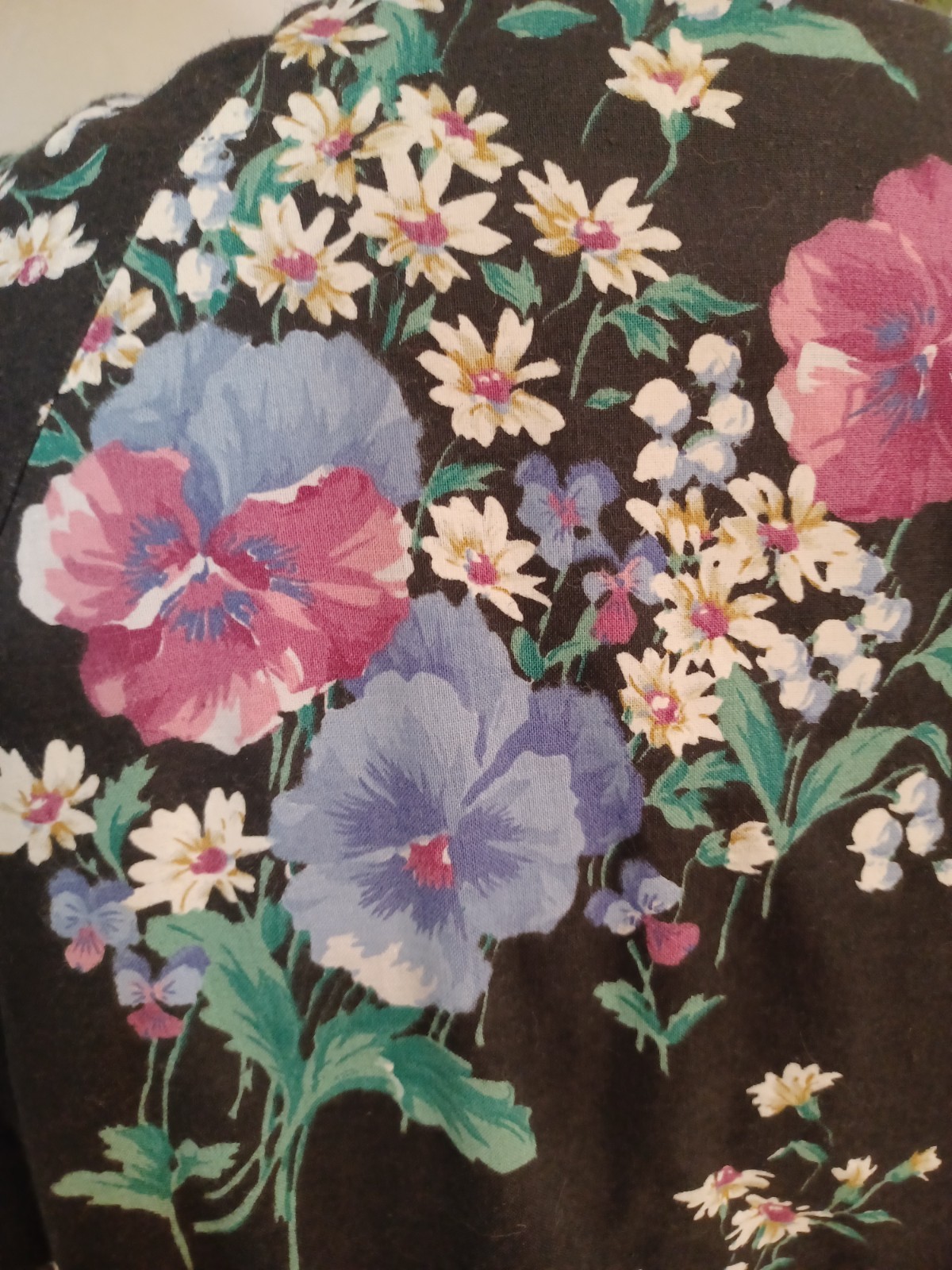 Vintage 1980s Carriage Court Black Floral Puff Sleeve Cottagecore Tea Dress