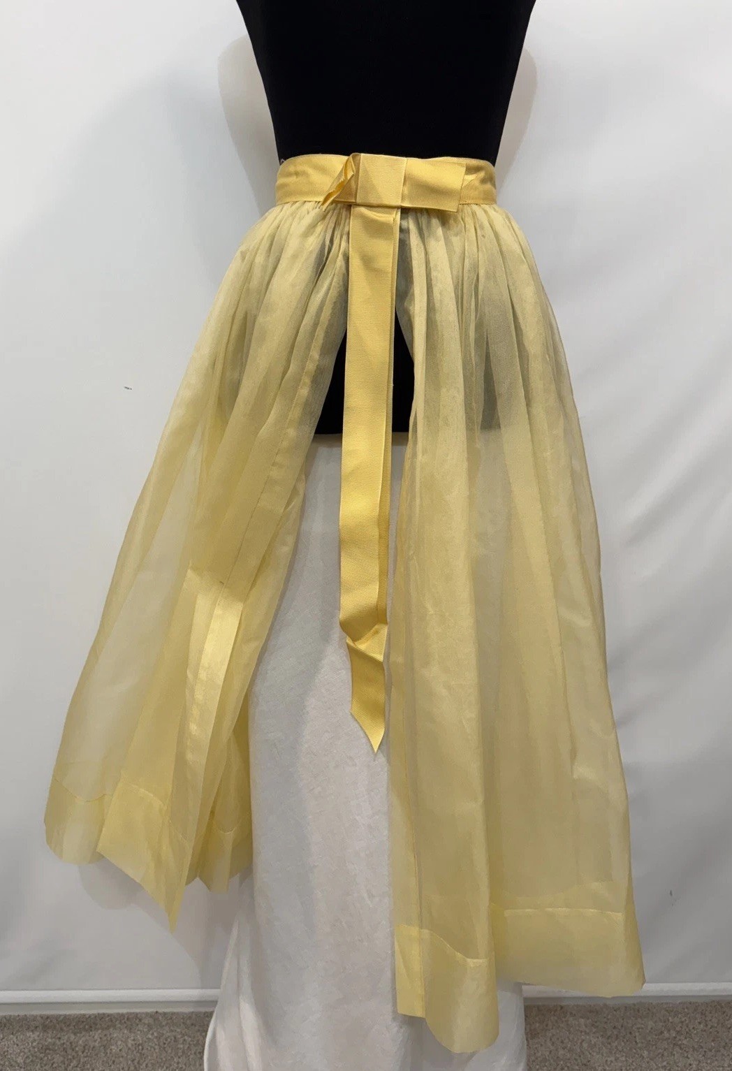 VTG 1950’s Tulle Apron Skirt Overskirt Tabard Skirt Yellow Waist 25” Holiday