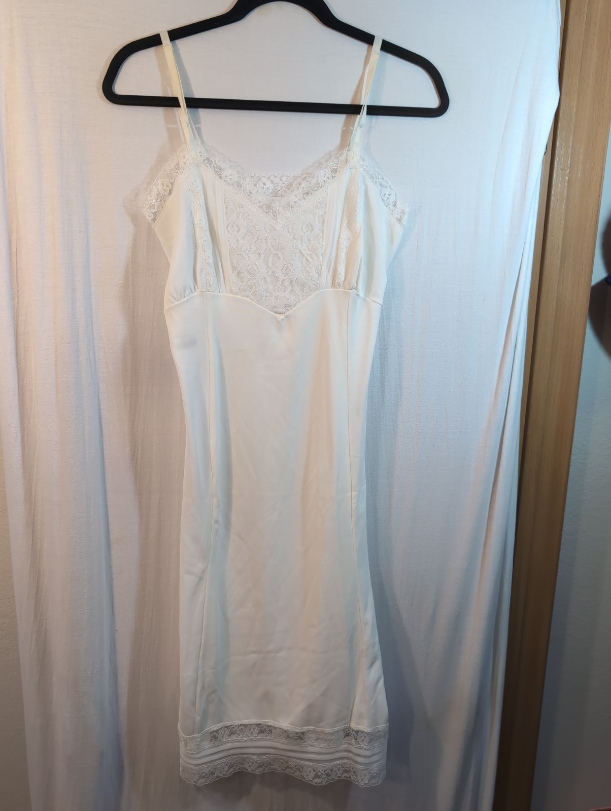 *Distressed* Vintage Kel Ray Lacey Pearl Sleepwear Medium(34) Classy Elegant